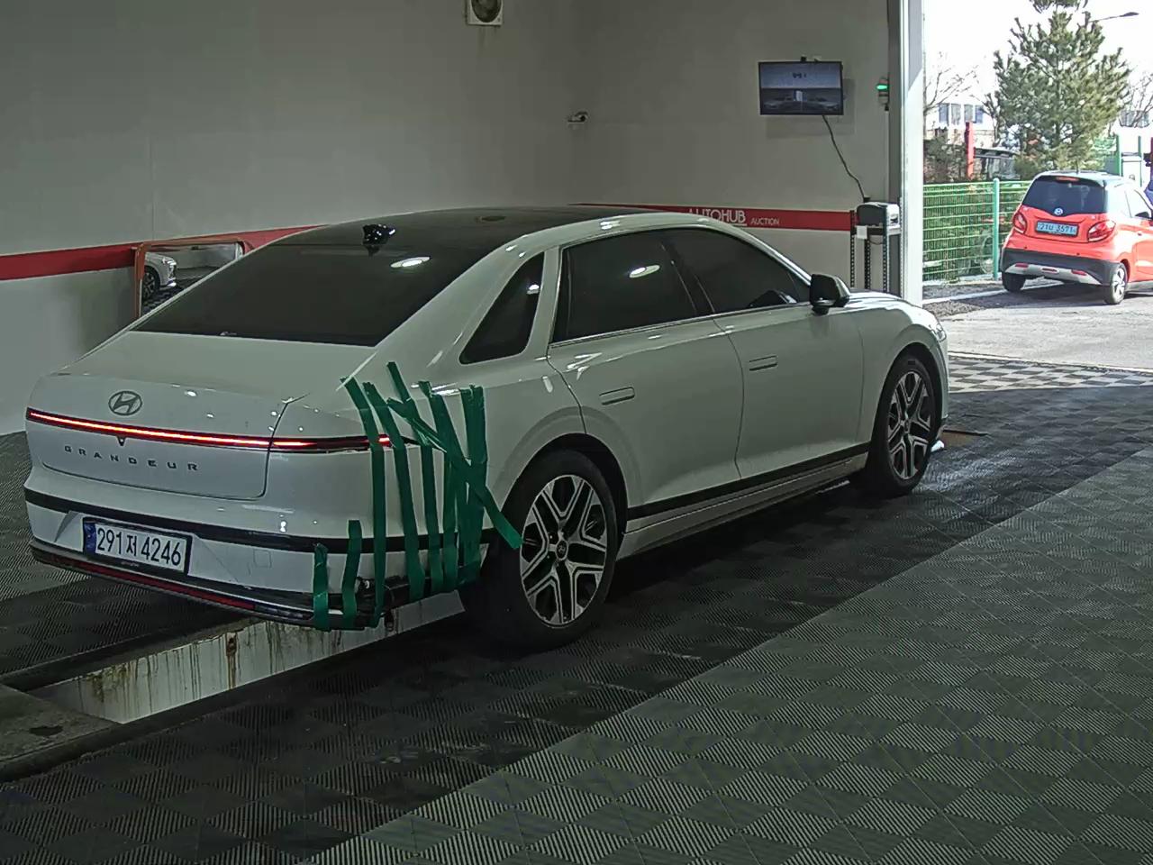 Hyundai Grandeur - 4