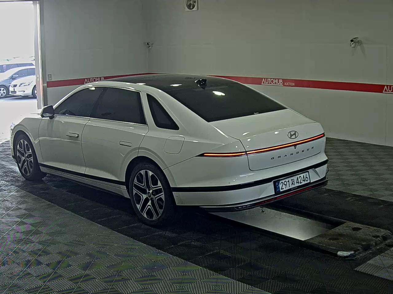 Hyundai Grandeur - 5