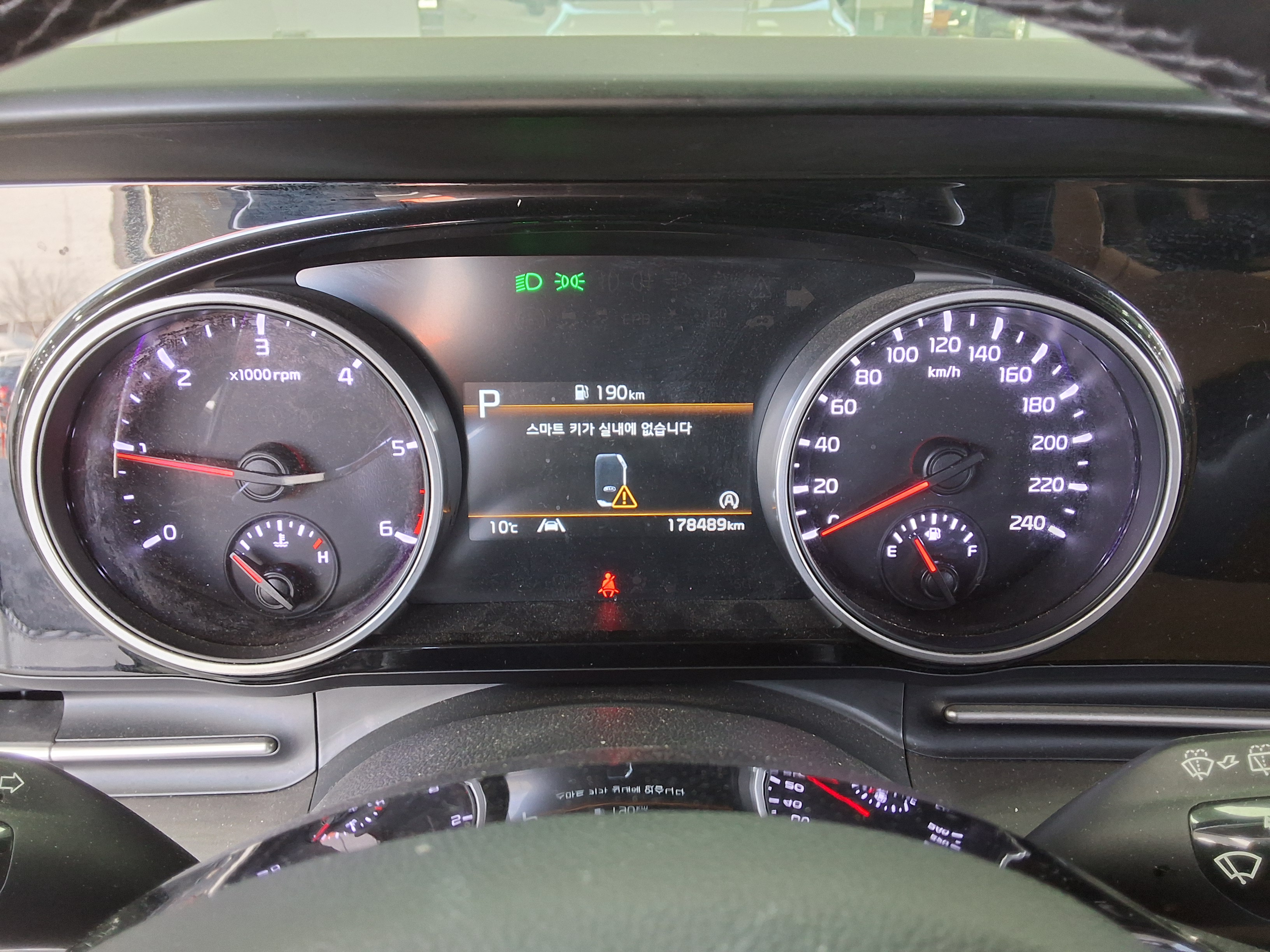 Kia Carnival 2021 - Image 8