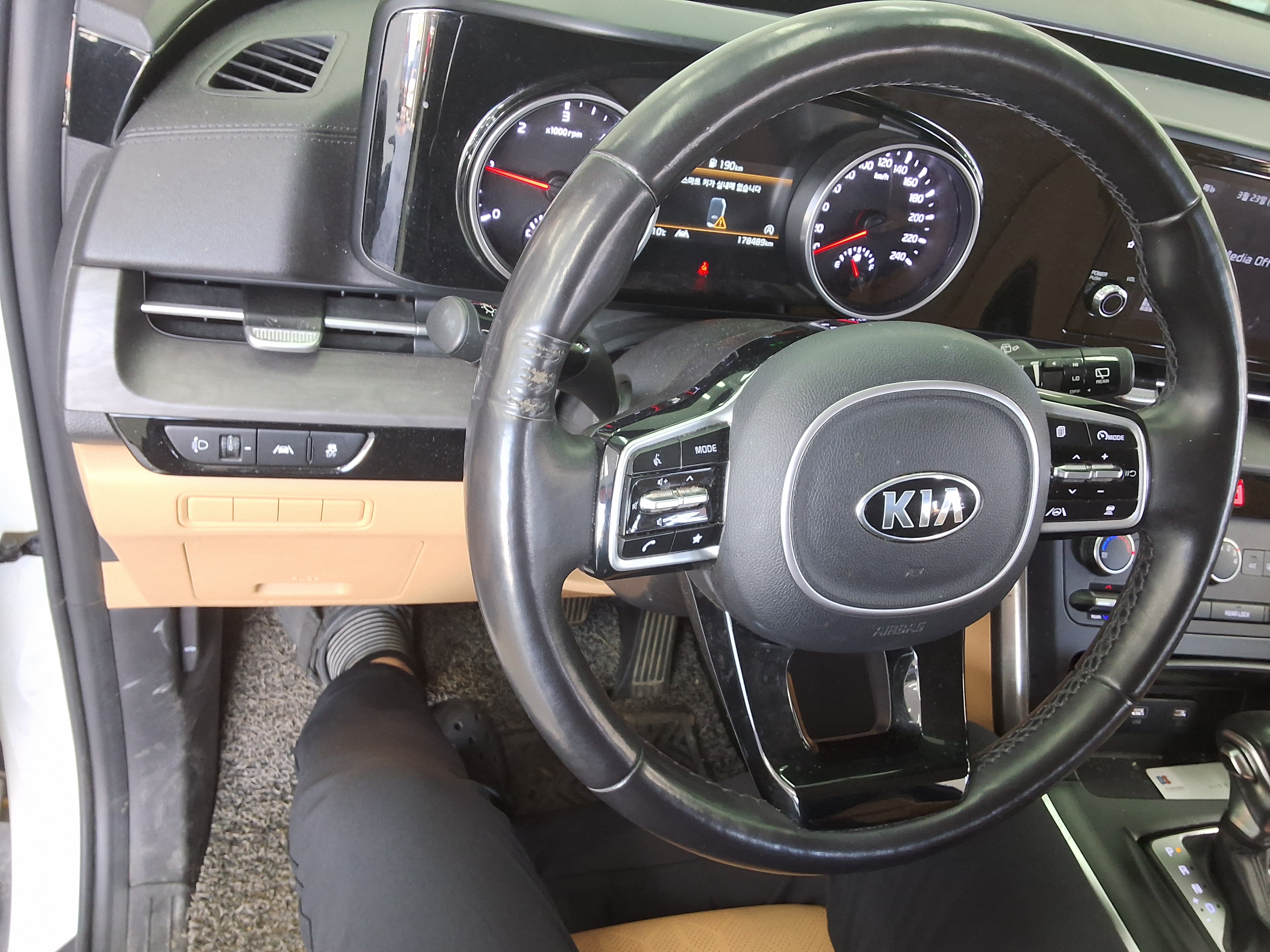 Kia Carnival 2021 - Image 16