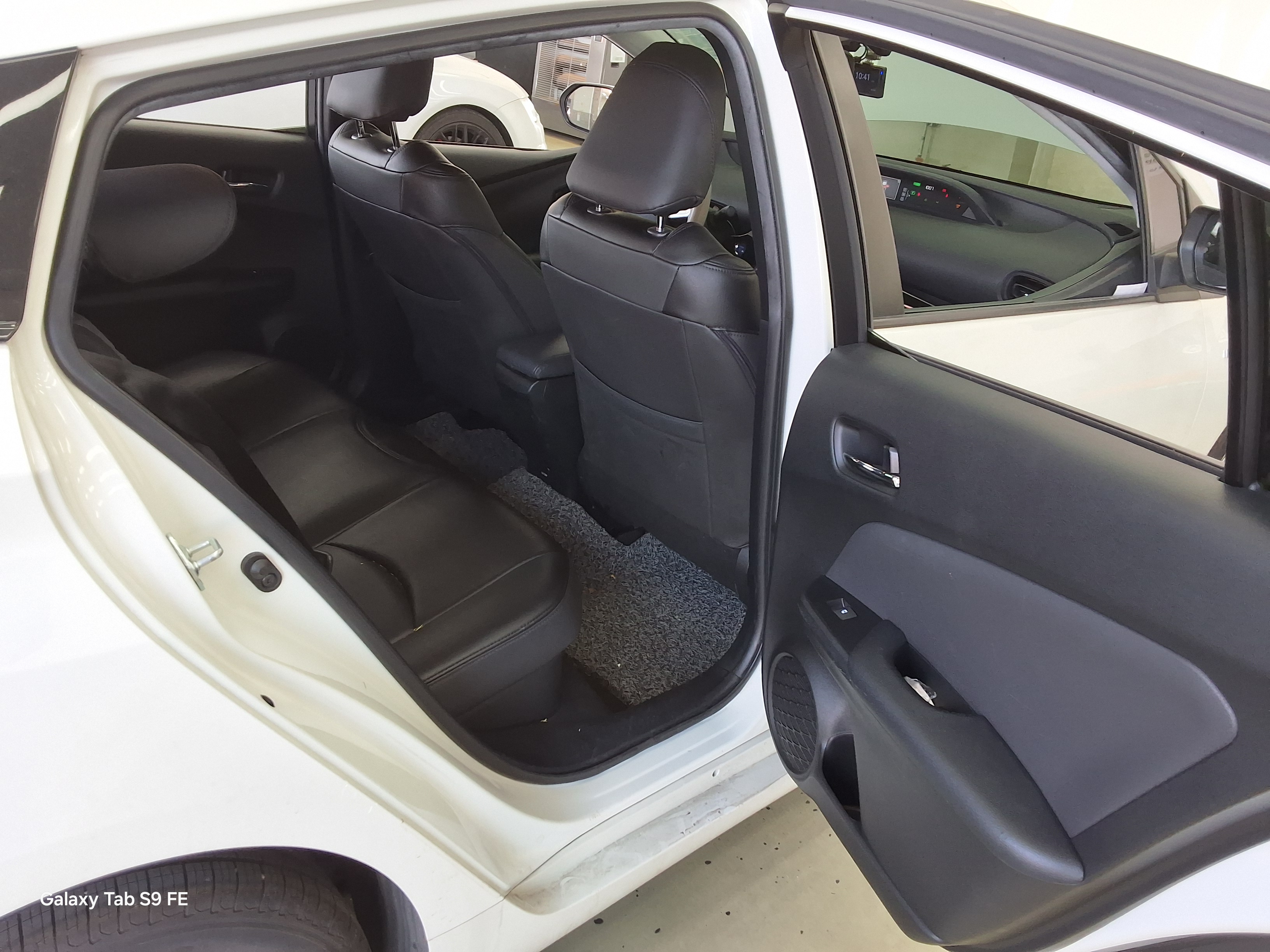 Toyota Prius - 12