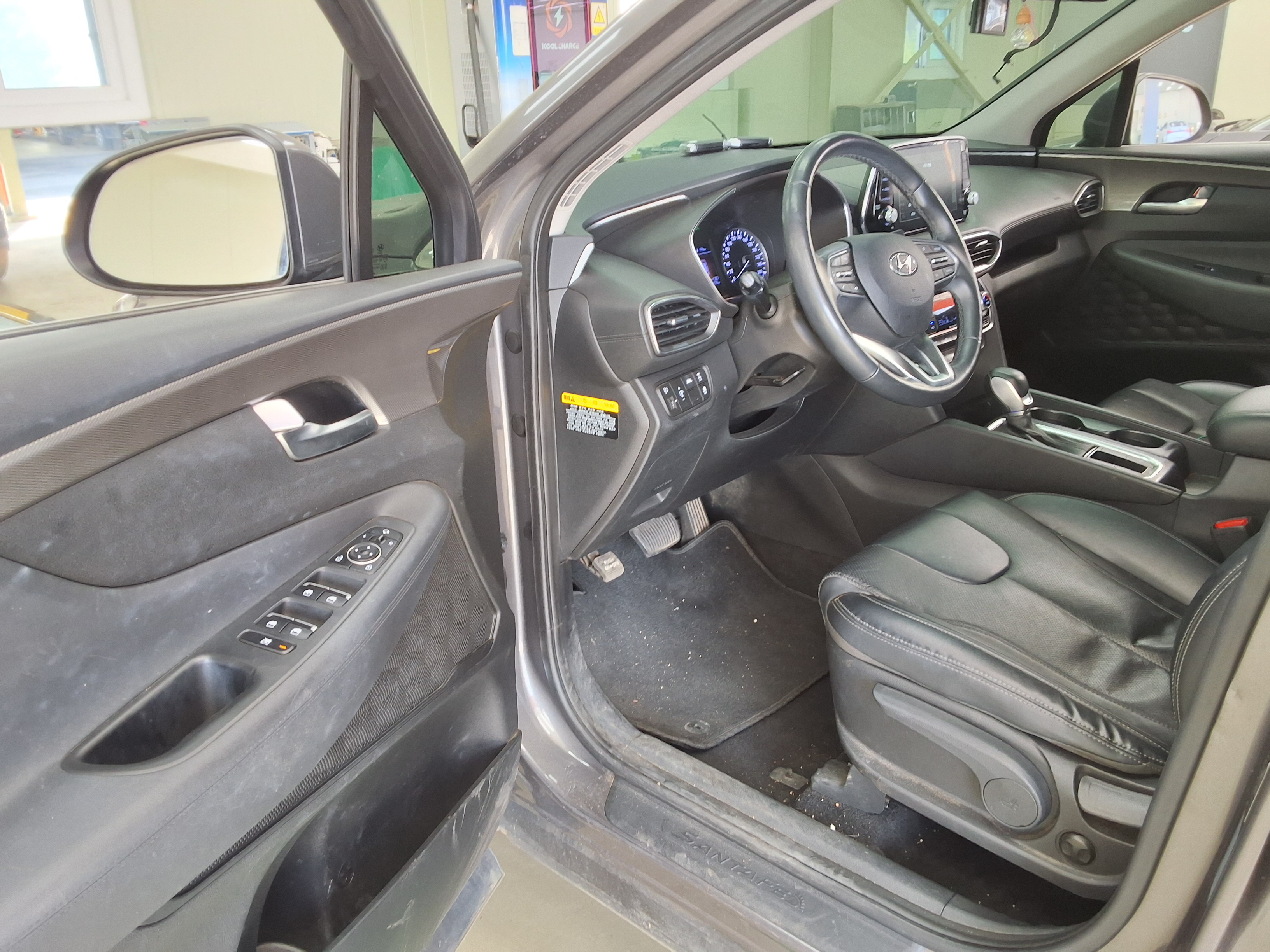 Hyundai Santa Fe 2020 - Image 9