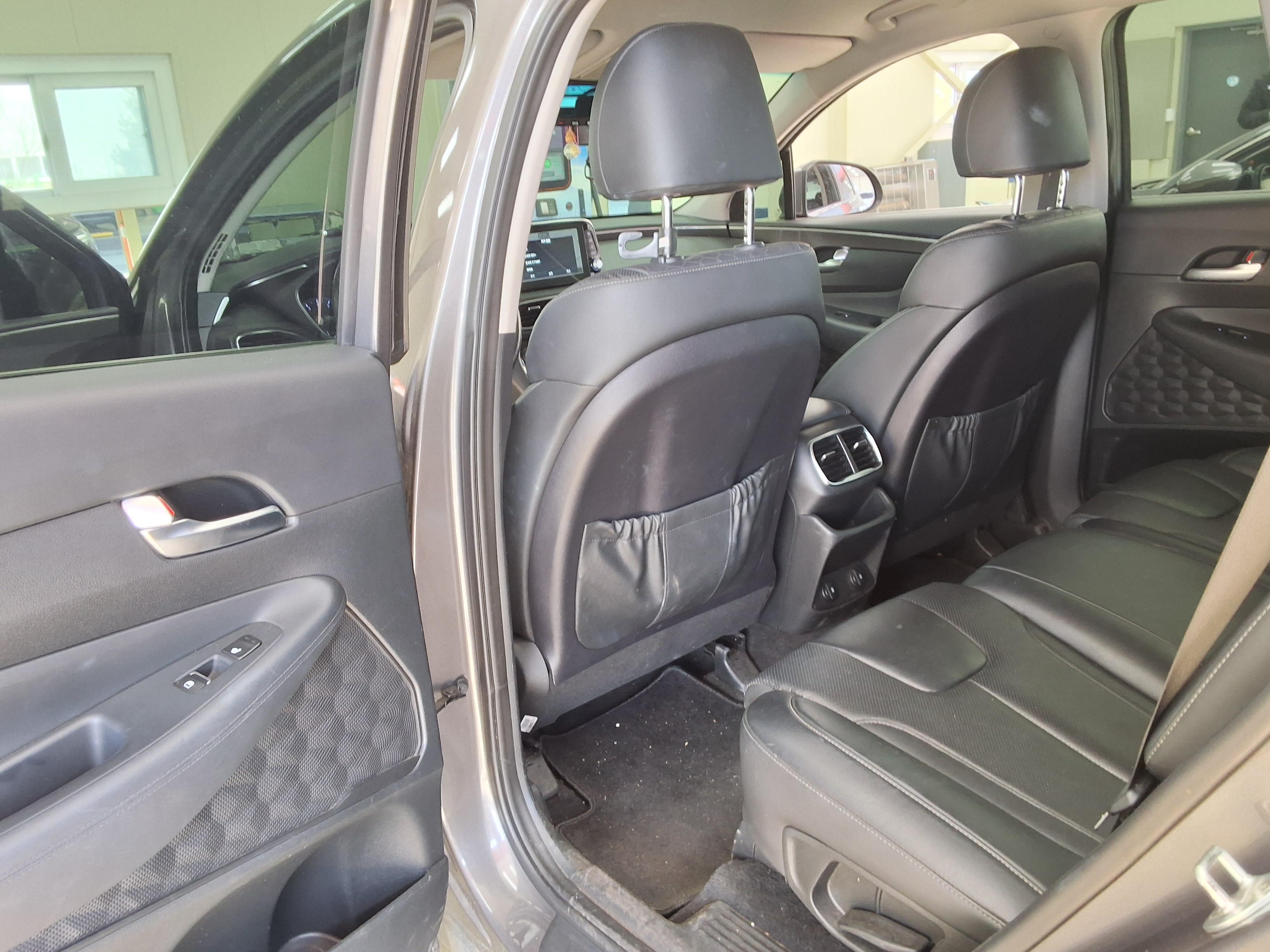 Hyundai Santa Fe 2020 - Image 11