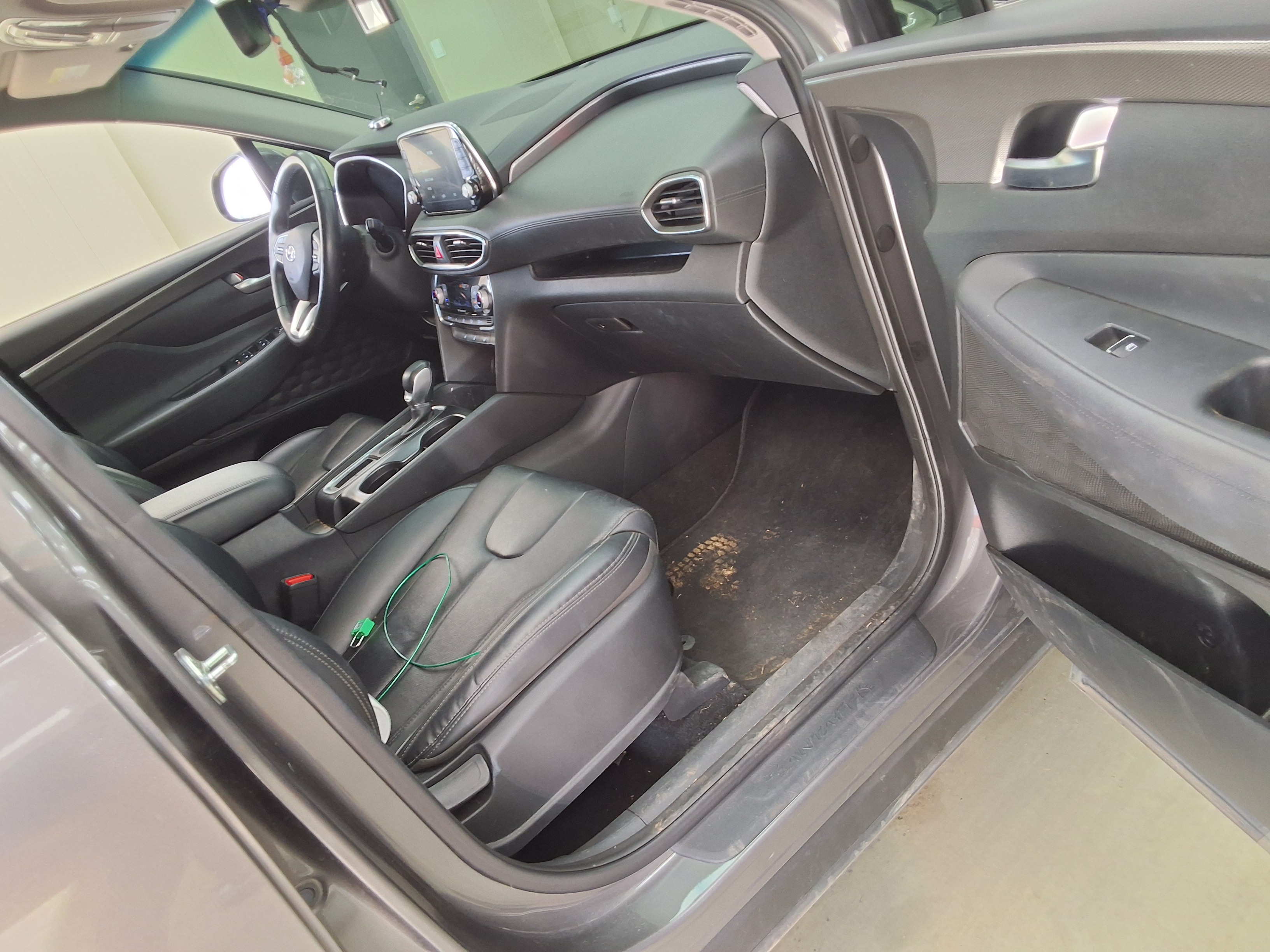 Hyundai Santa Fe 2020 - Image 13