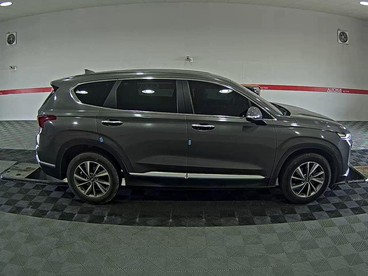 Hyundai Santa Fe 2020 - Image 3