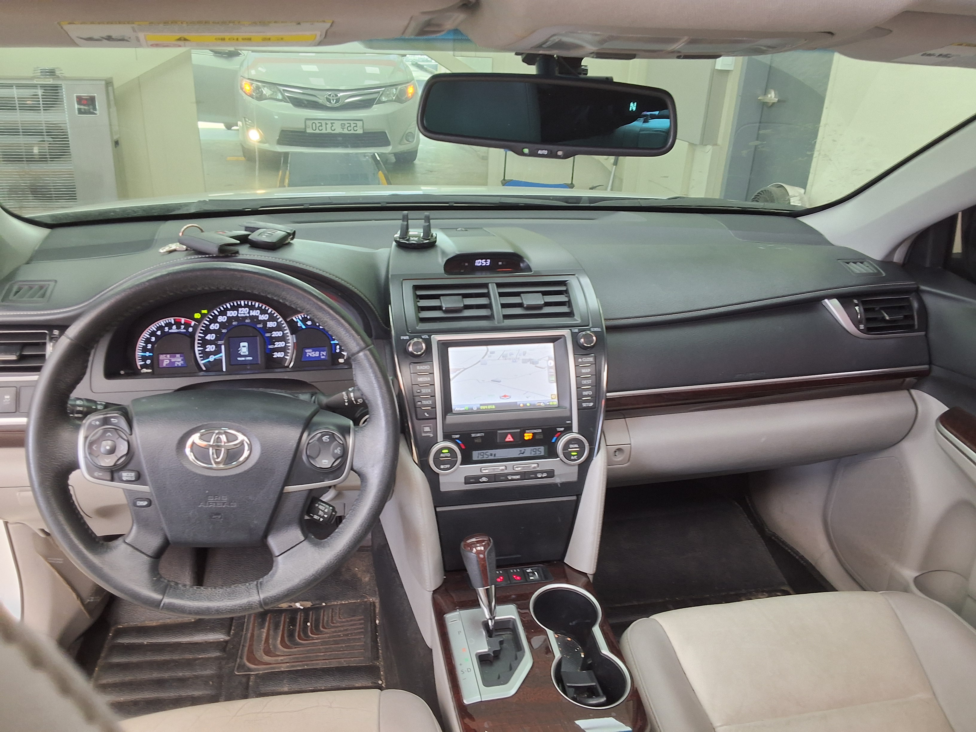 Toyota Camry - 19