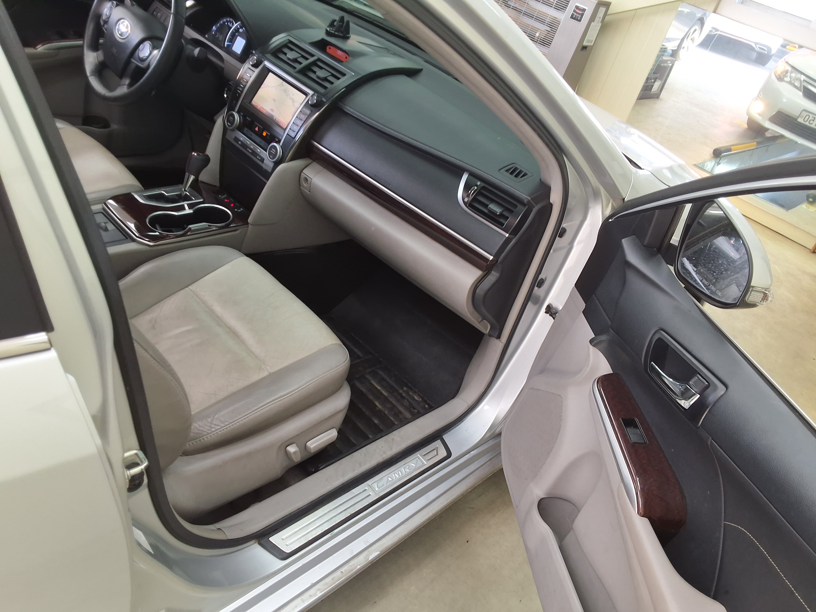 Toyota Camry - 13