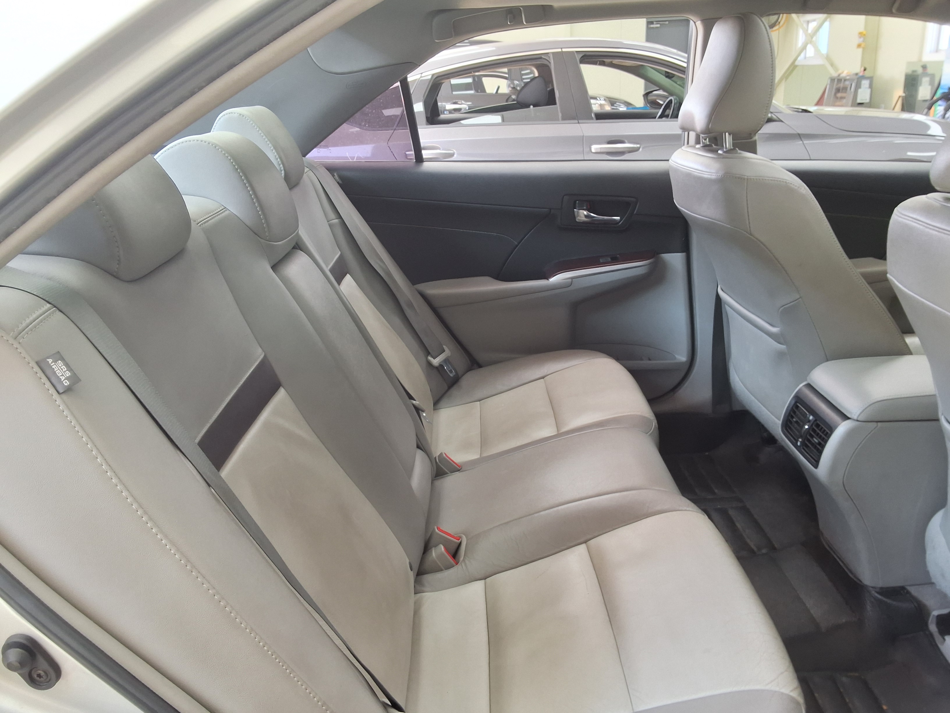 Toyota Camry - 12