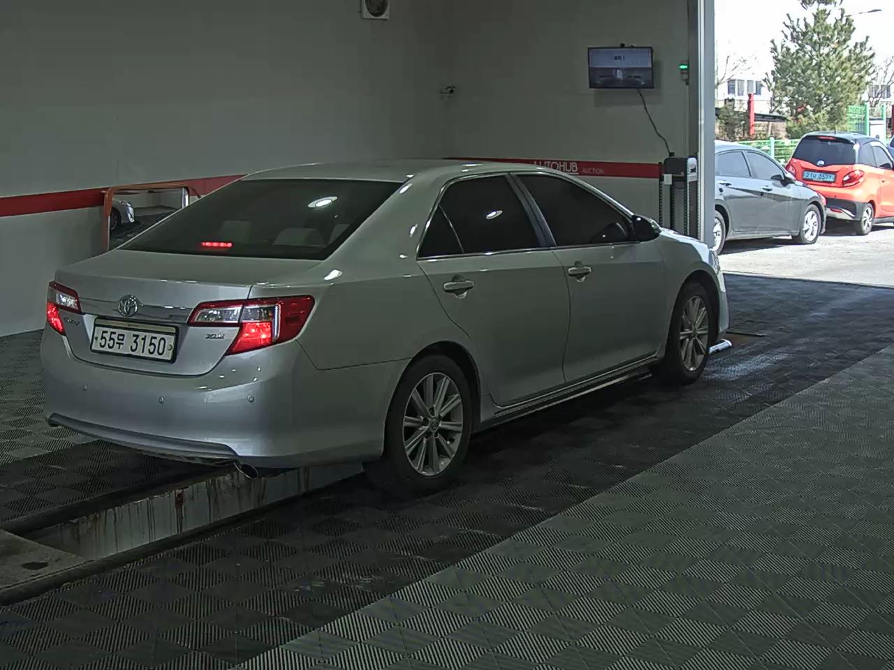 Toyota Camry - 4