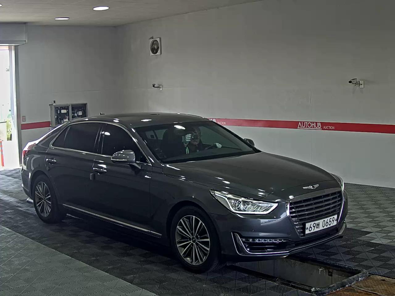 Hyundai Genesis EQ900 2016 - Image 2