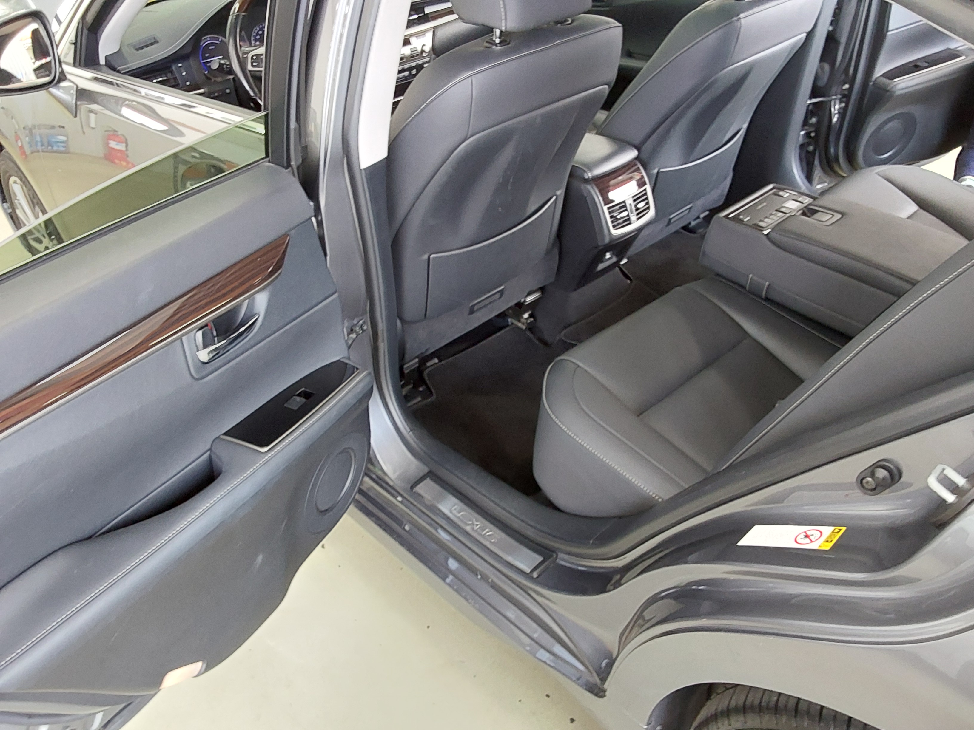 LEXUS ES - 11