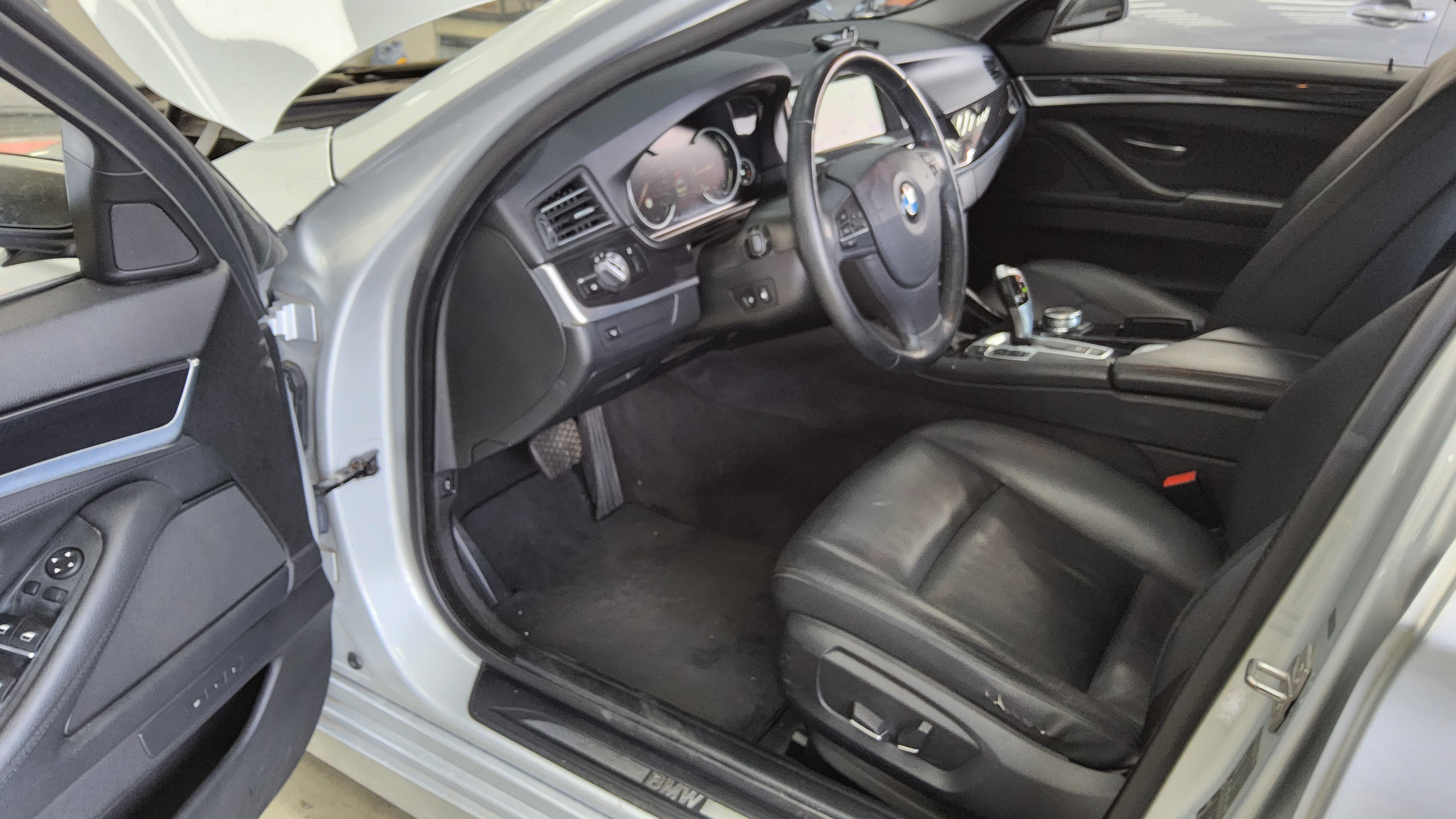 BMW 5 Series 2015 - Image 9