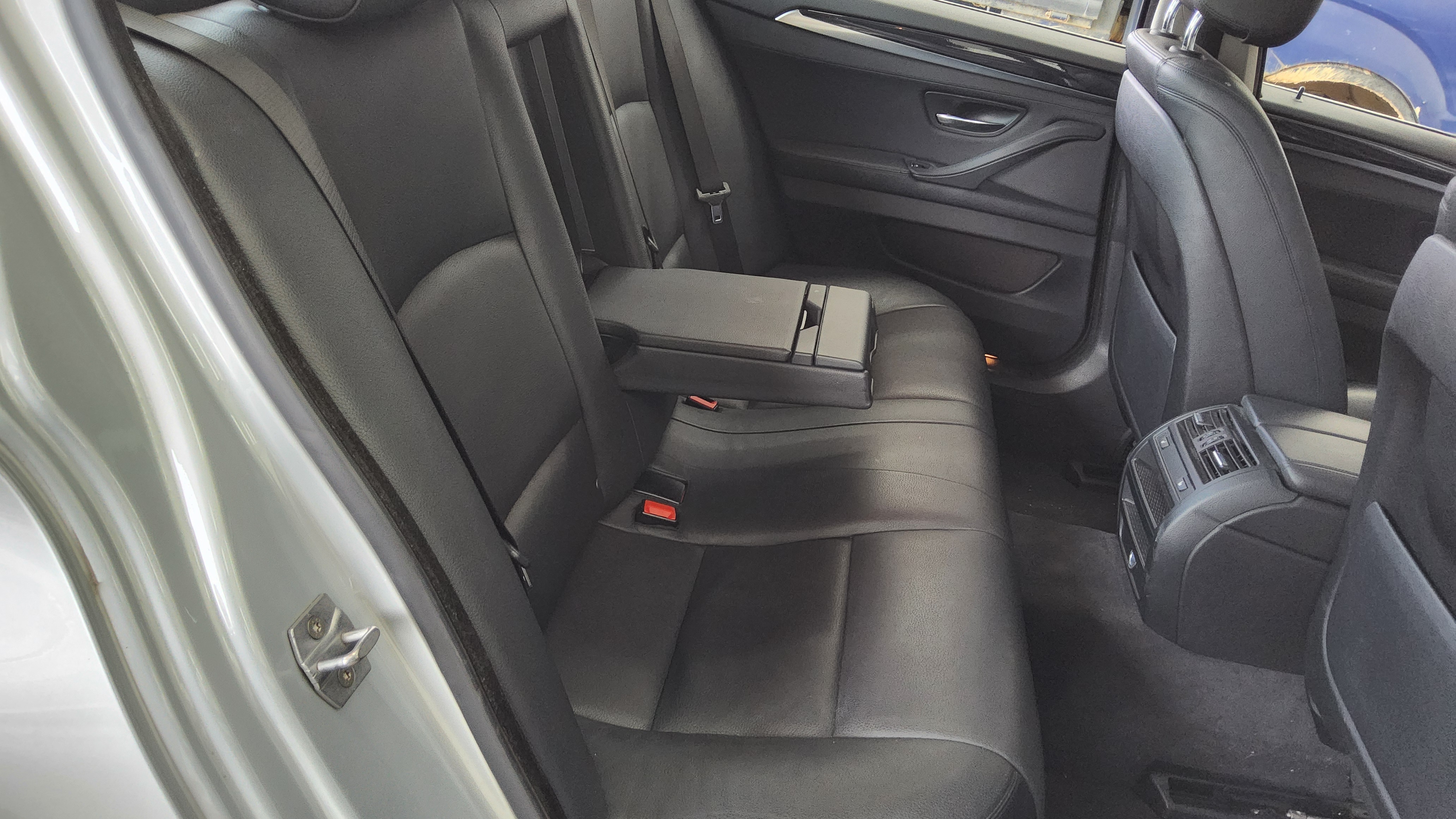 BMW 5 Series 2015 - Image 12