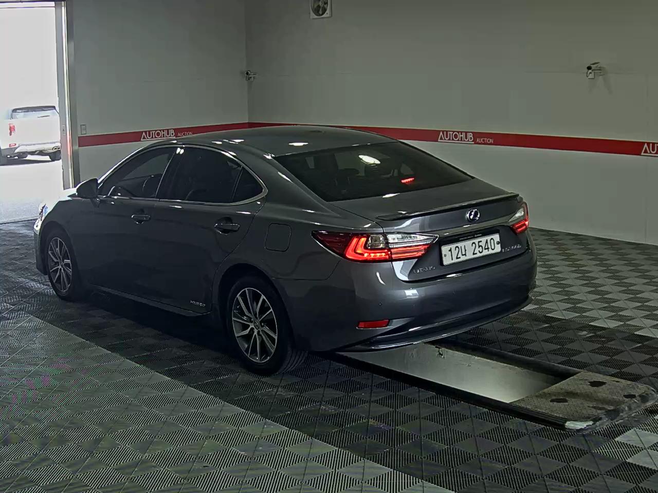 LEXUS ES - 5
