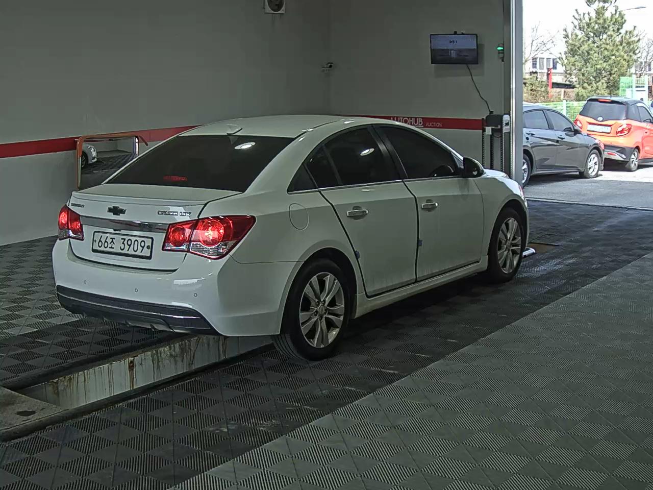 جنرال موتورز كوريا كروز 2014 - صورة 4