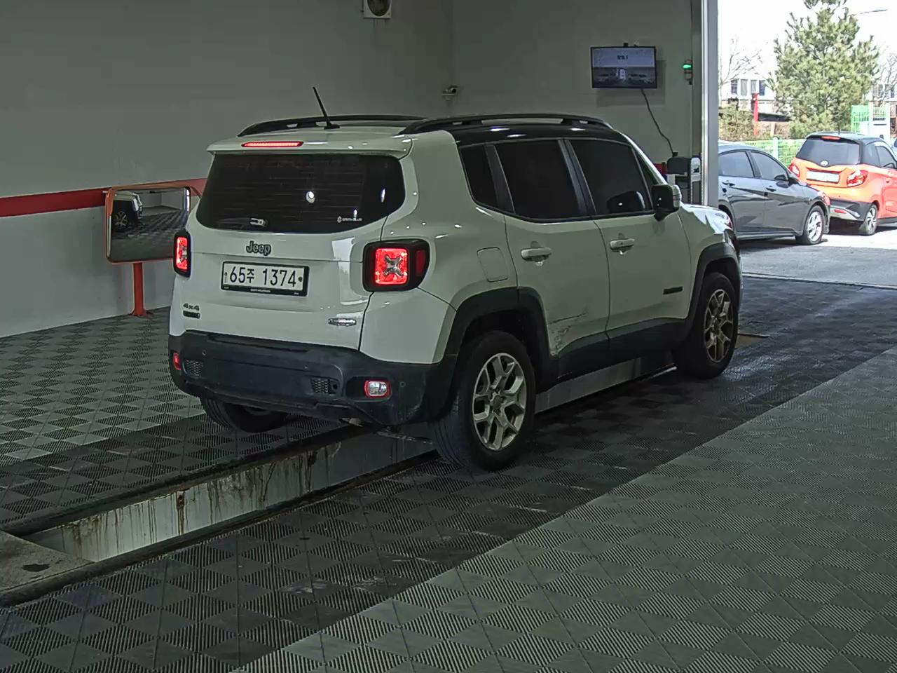 JEEP 레니게이드 - 4