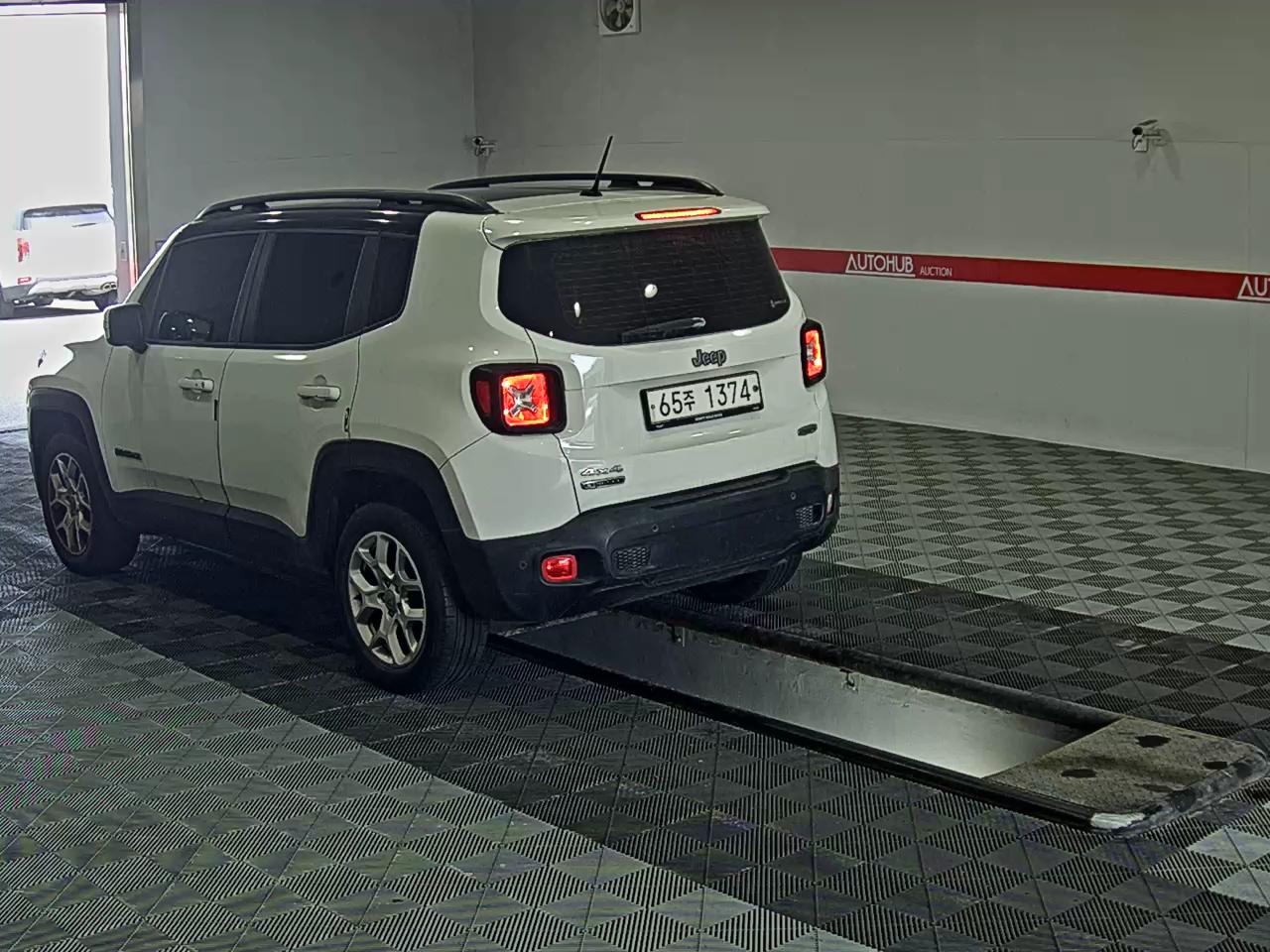 JEEP 레니게이드 - 5