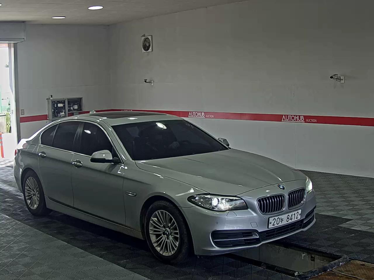 BMW 5 Series 2015 - Image 2