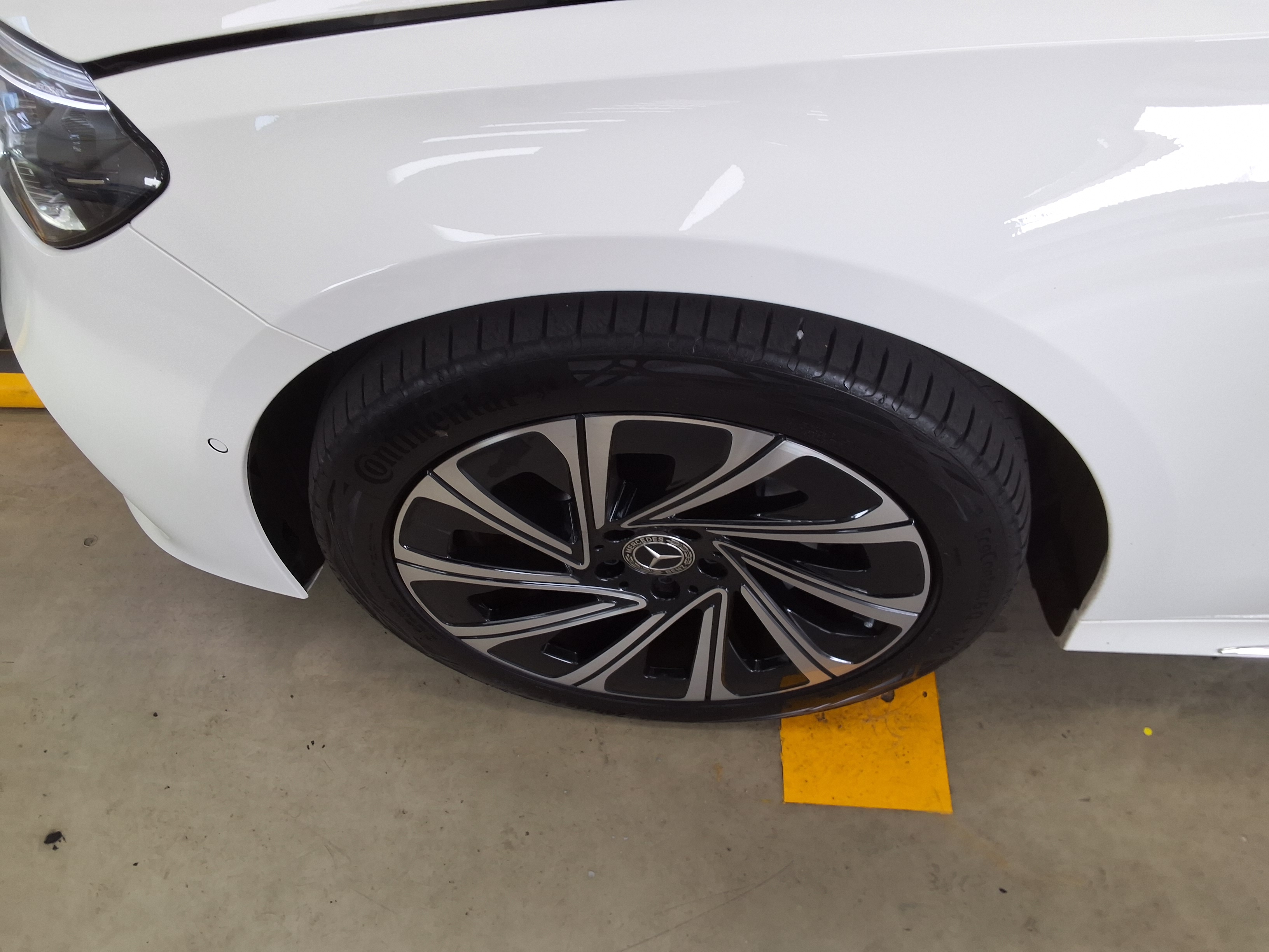 Mercedes-Benz E-Class 2025 - Image 21