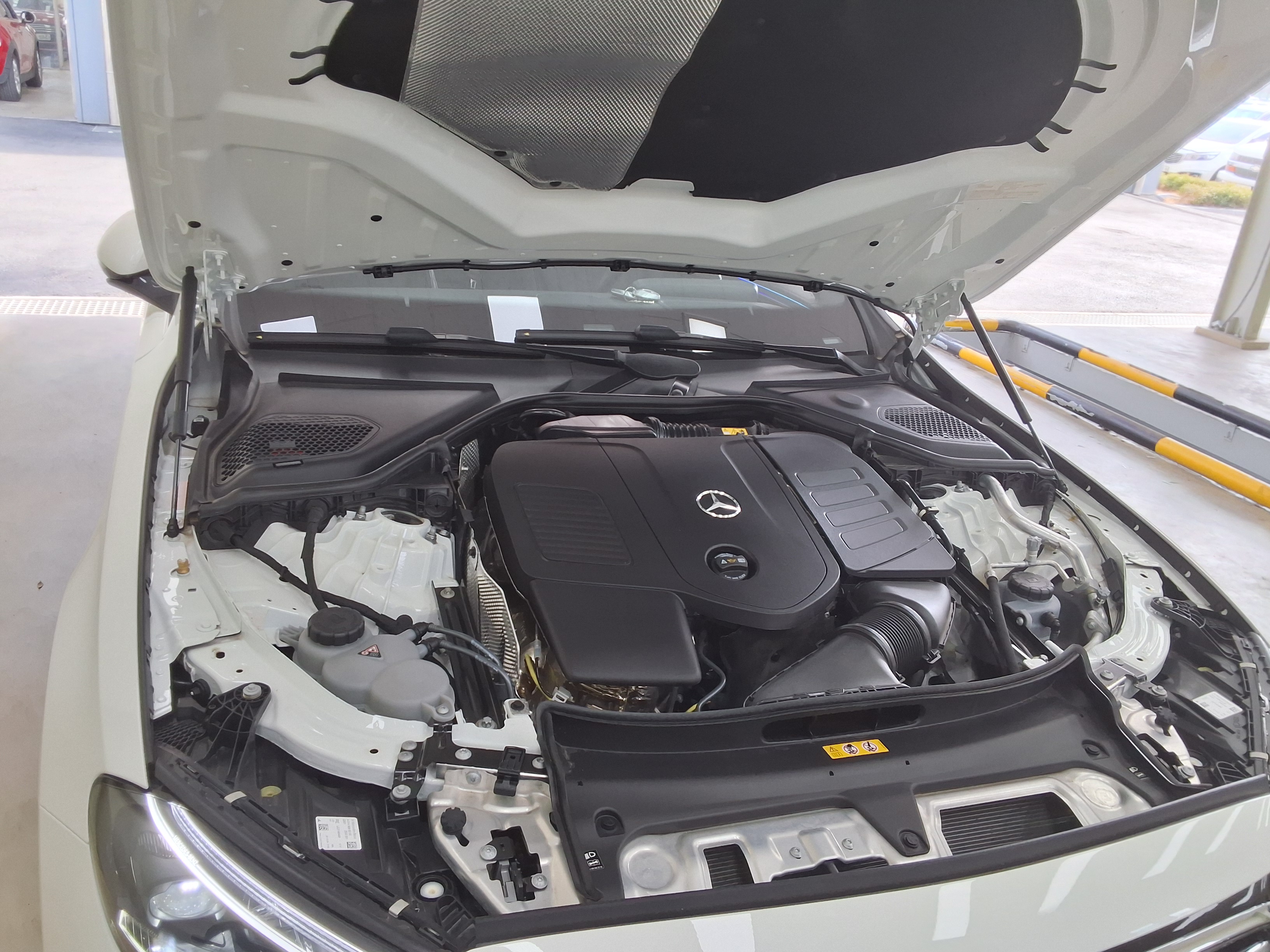 Mercedes-Benz E-Class 2025 - Image 20