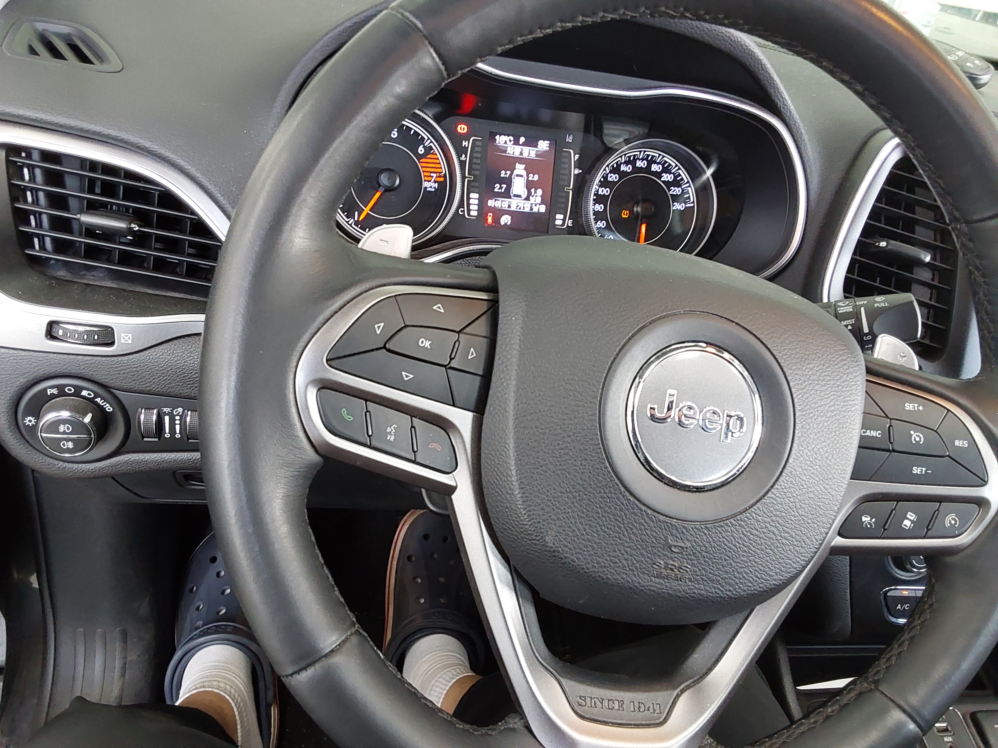 Jeep Cherokee 2019 - Image 16
