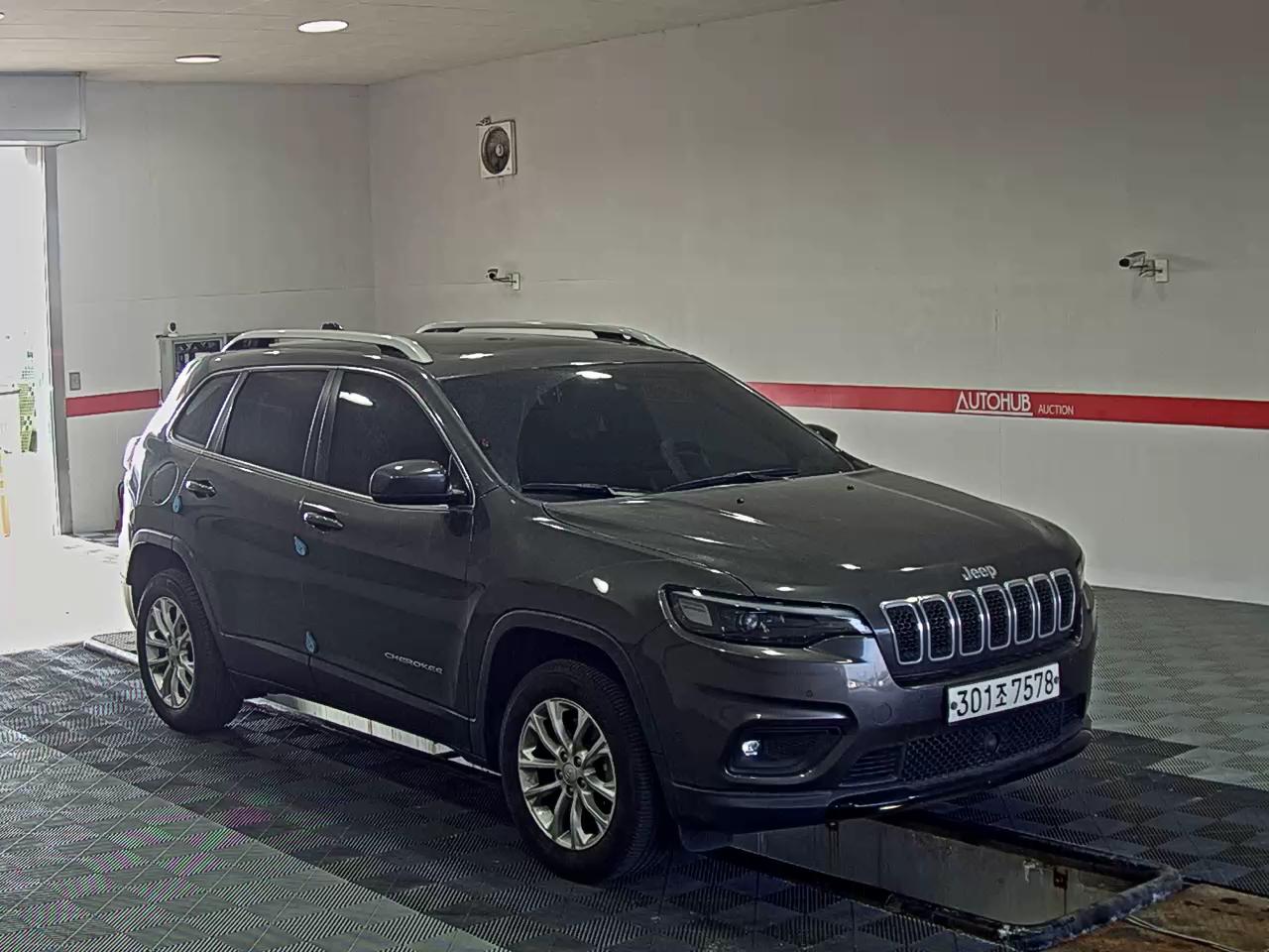 Jeep Cherokee 2019 - Image 2