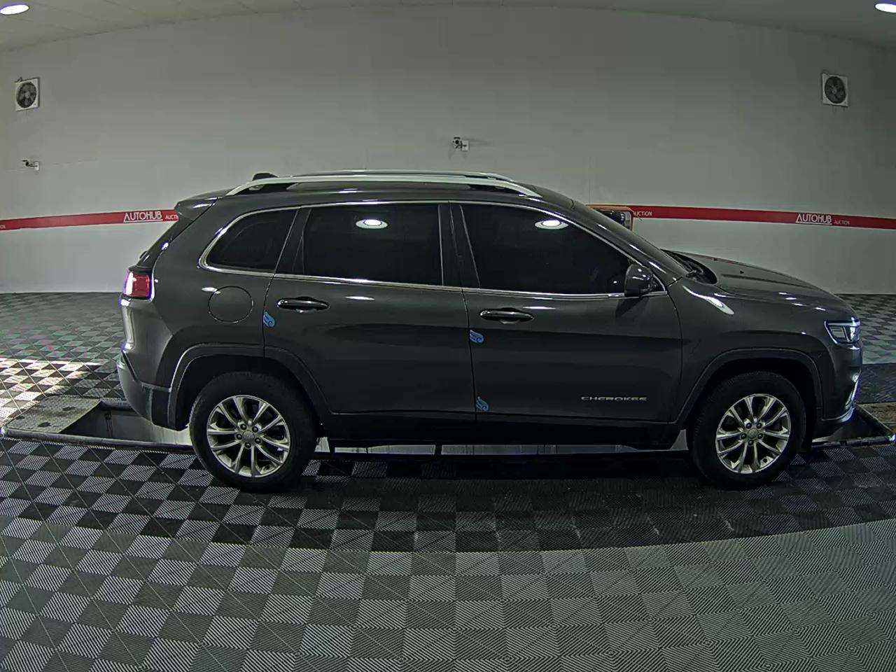 Jeep Cherokee 2019 - Image 3