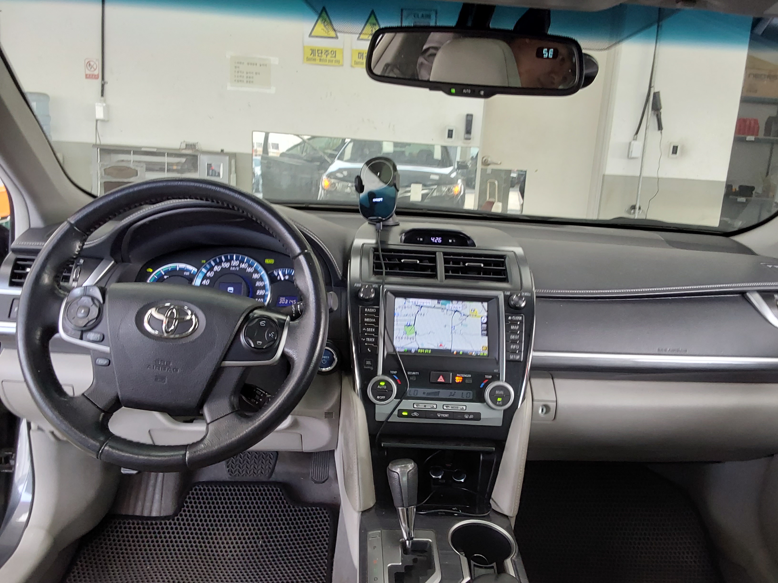 Toyota Camry - 10
