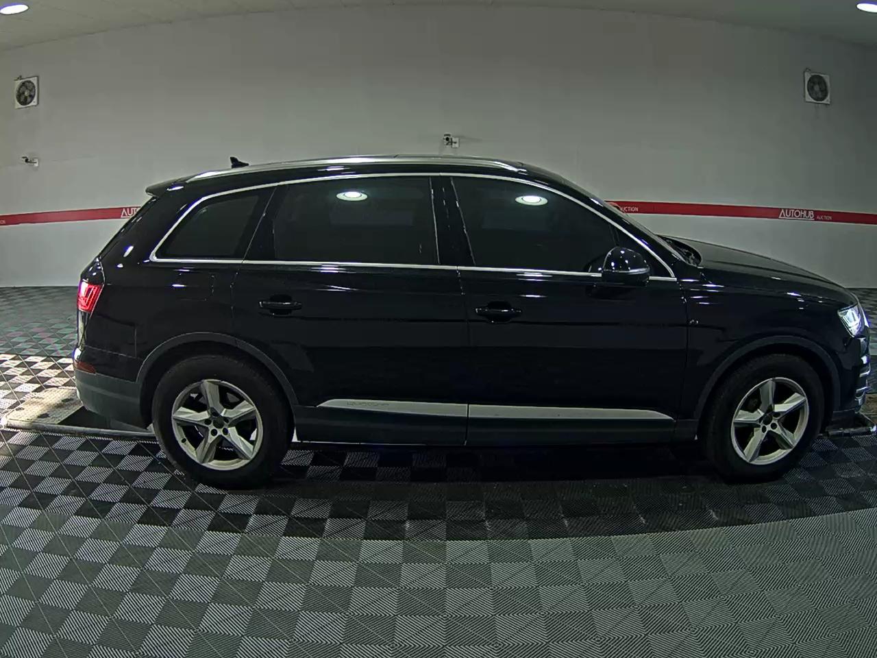 أودي Q7 - 3