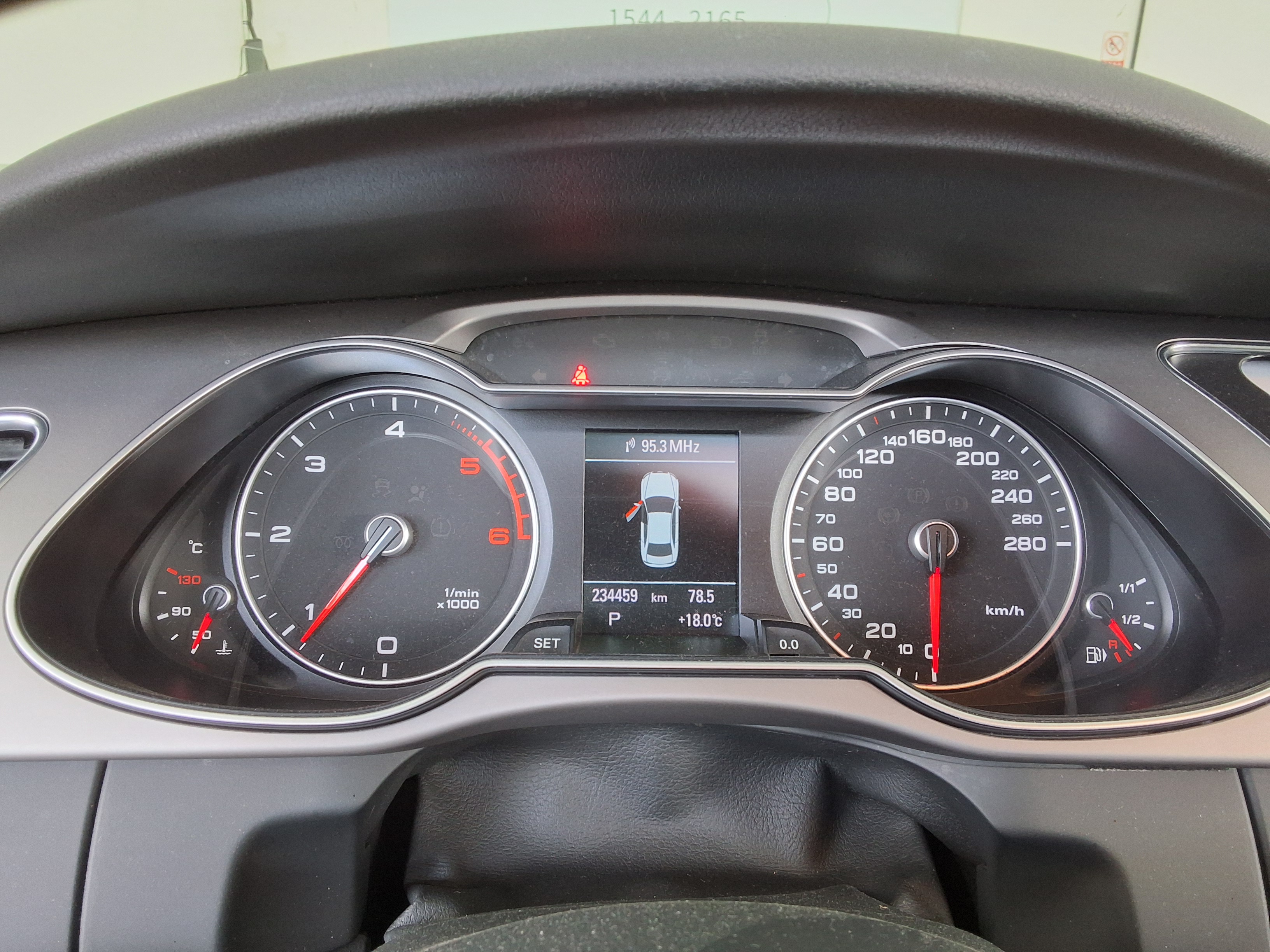 Audi A4 2013 - Image 8