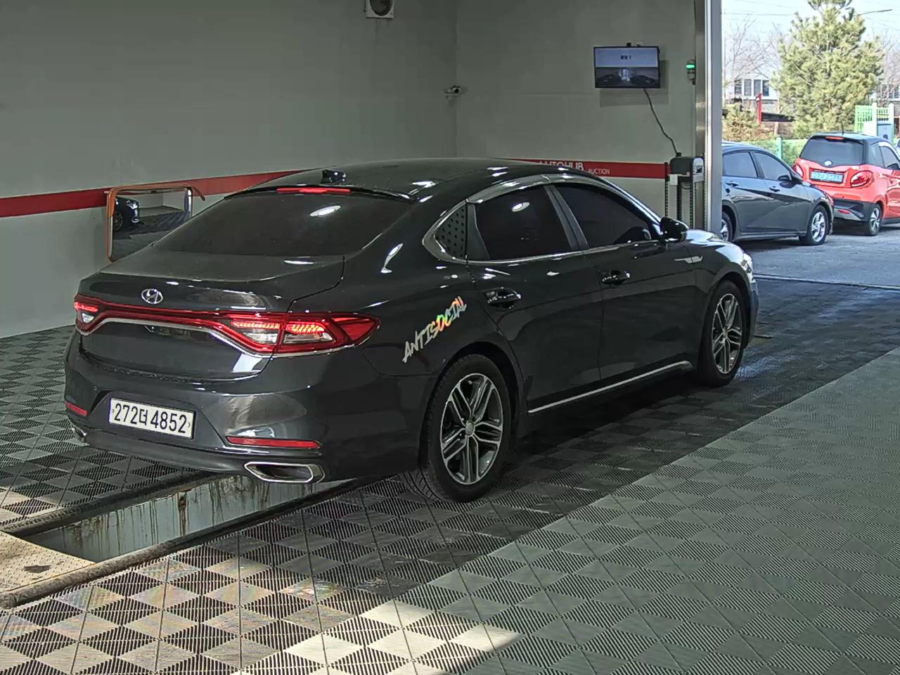 Hyundai Grandeur 2017 - Image 4