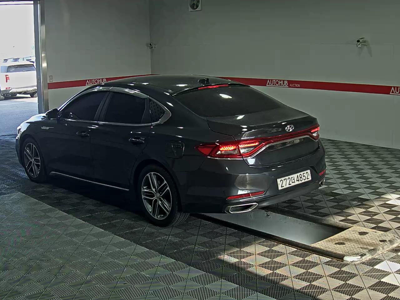 Hyundai Grandeur 2017 - Image 5