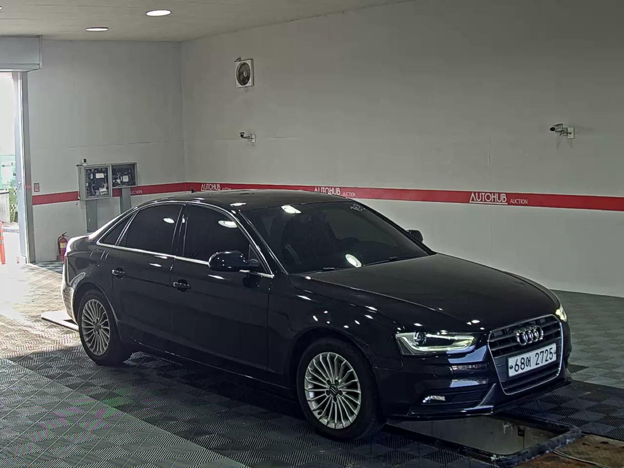Audi A4 2013 - Image 2