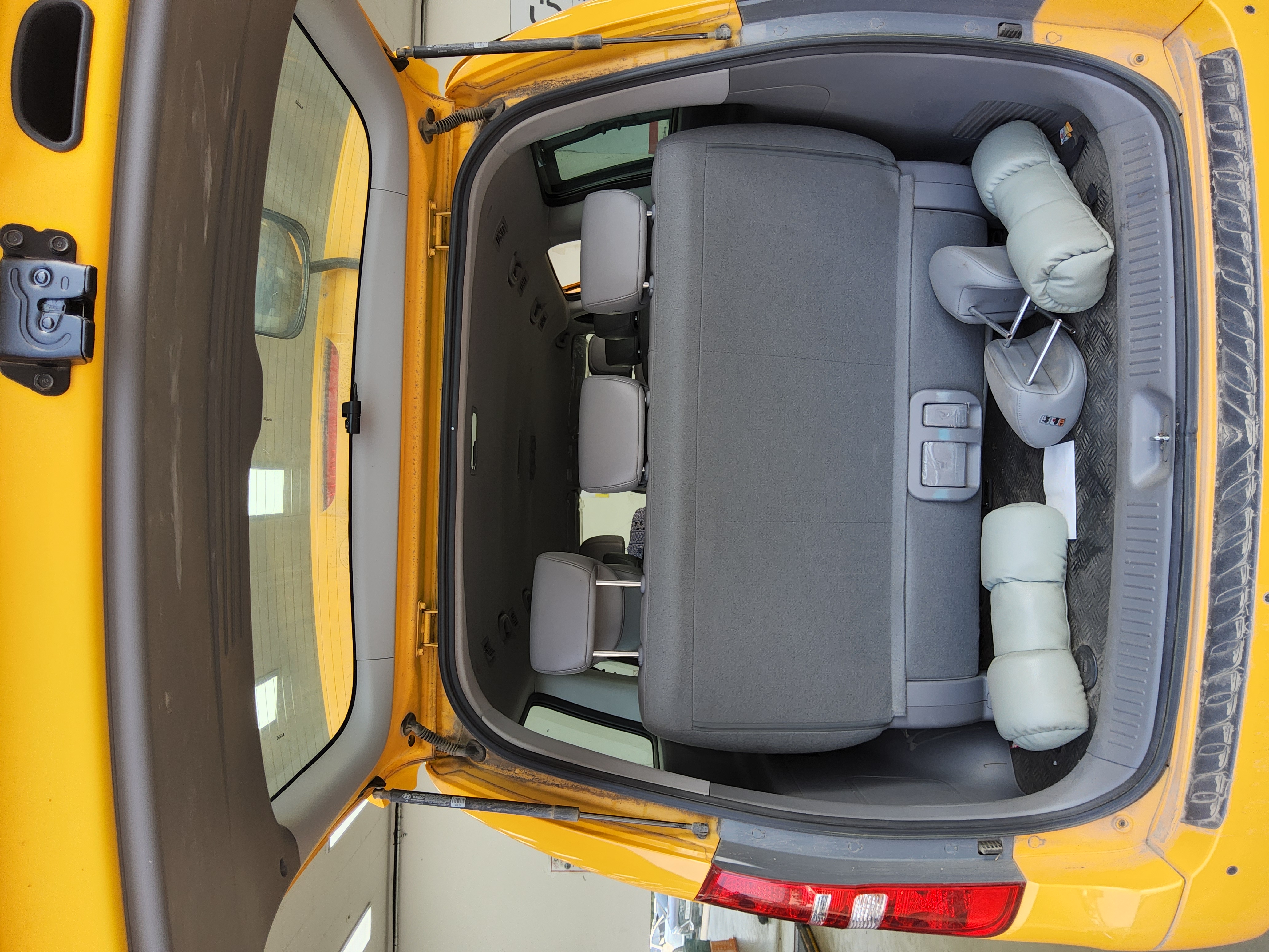 هيونداي جراند ستاريكس 2021 - صورة 14