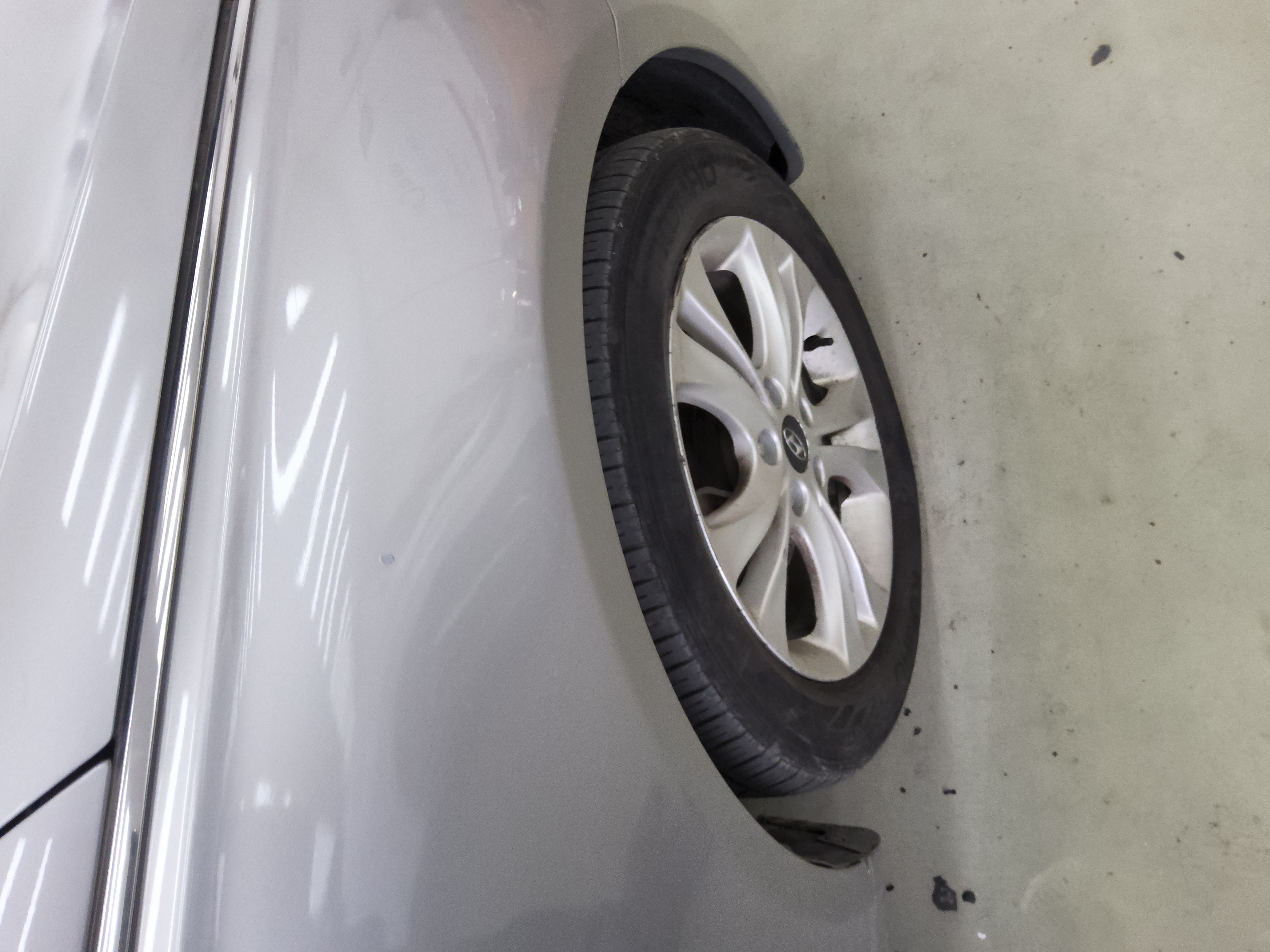 Hyundai YF Sonata - 20
