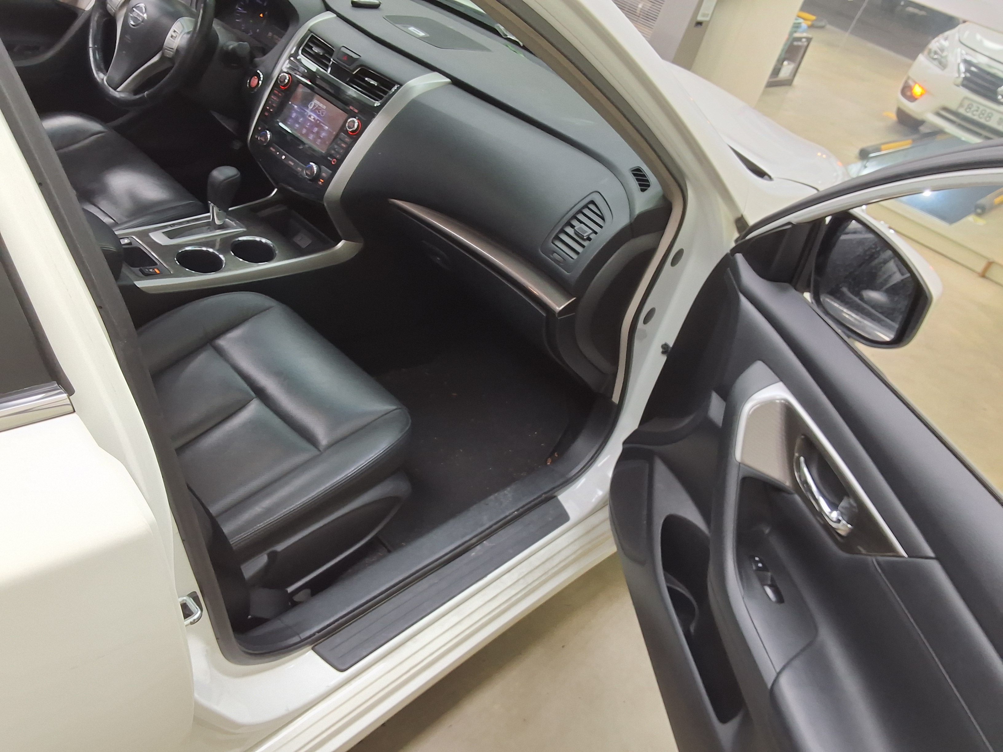 Nissan Altima - 13
