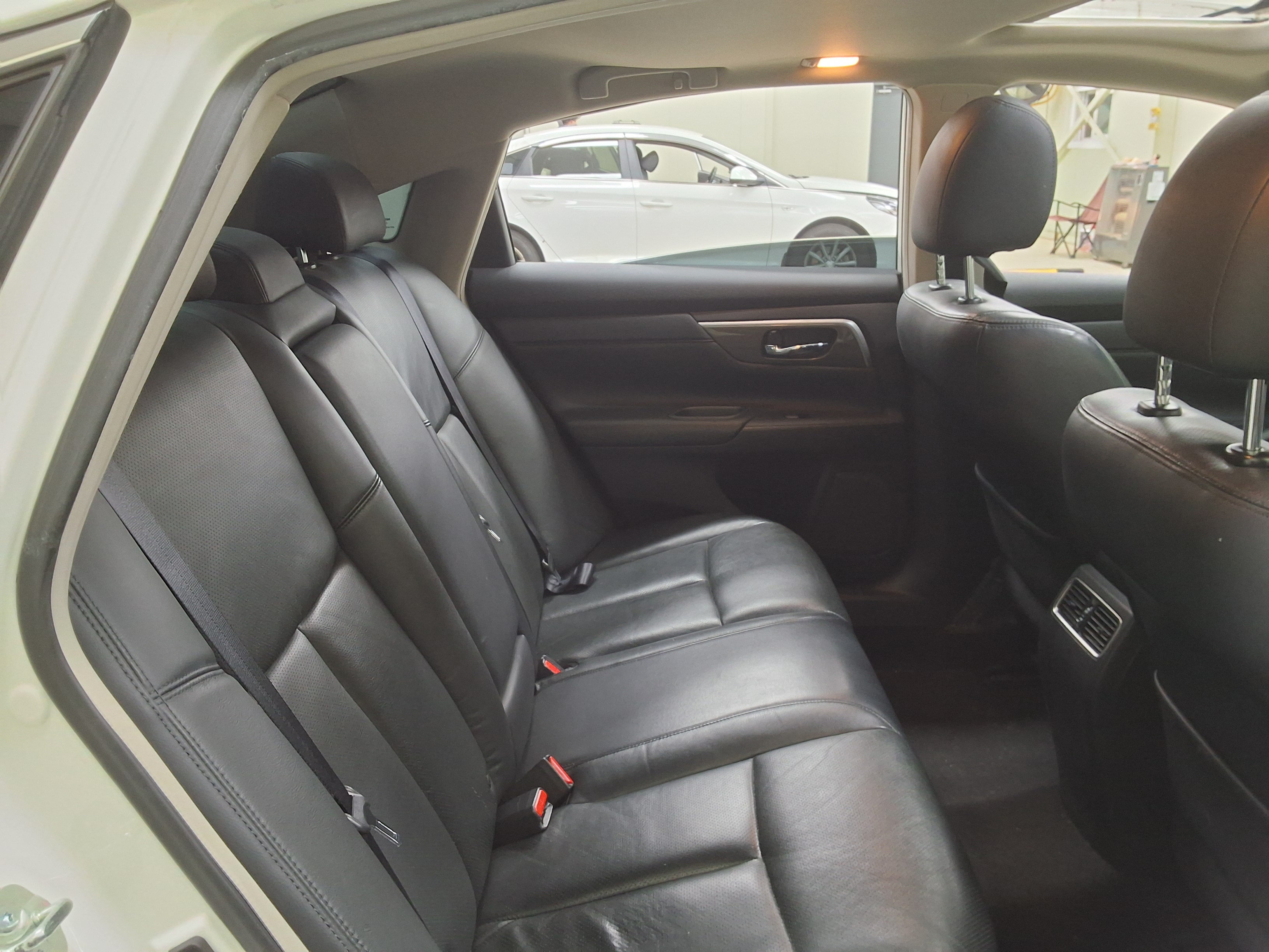 Nissan Altima - 12