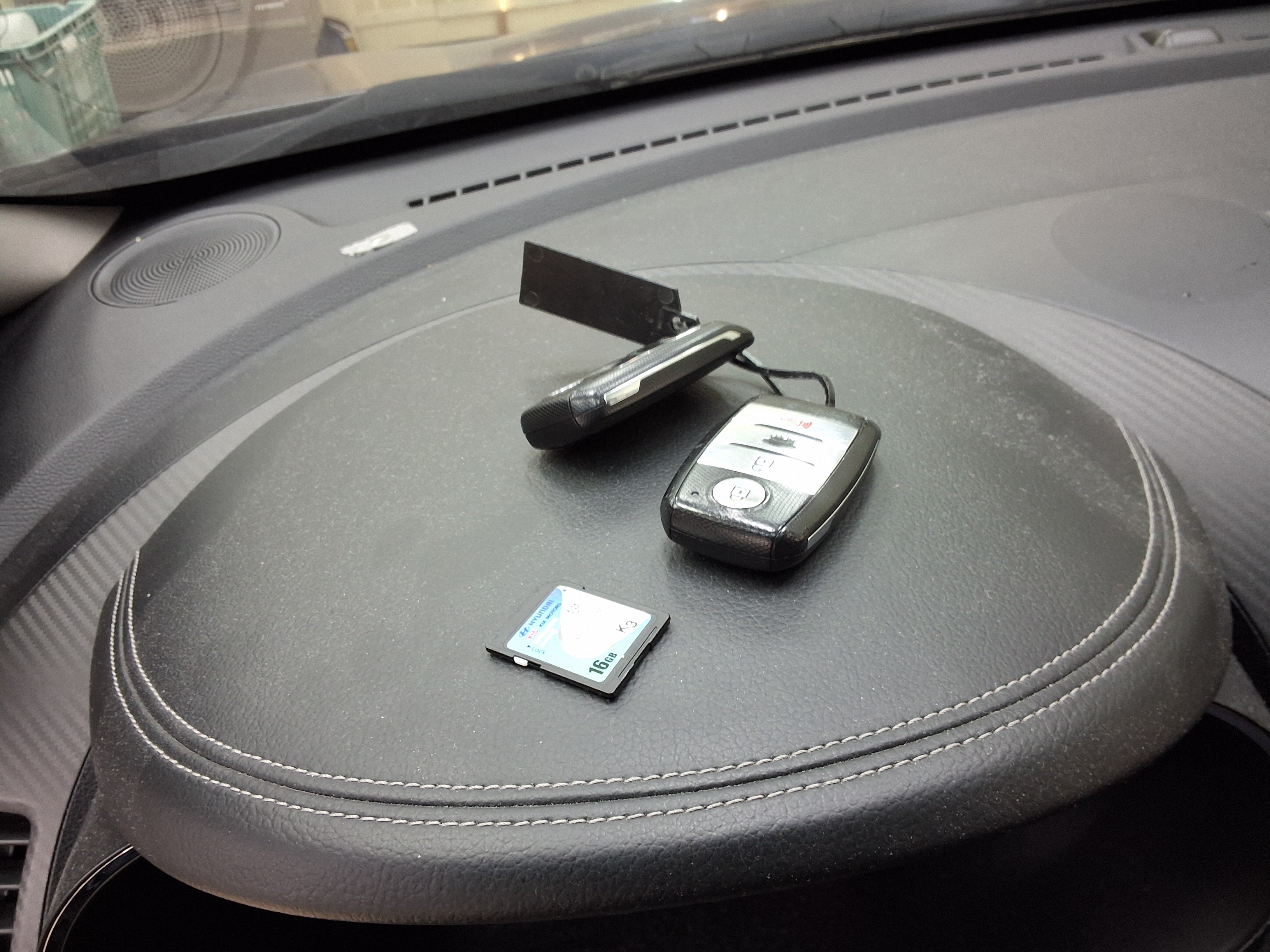 Kia K3 2013 - Image 18