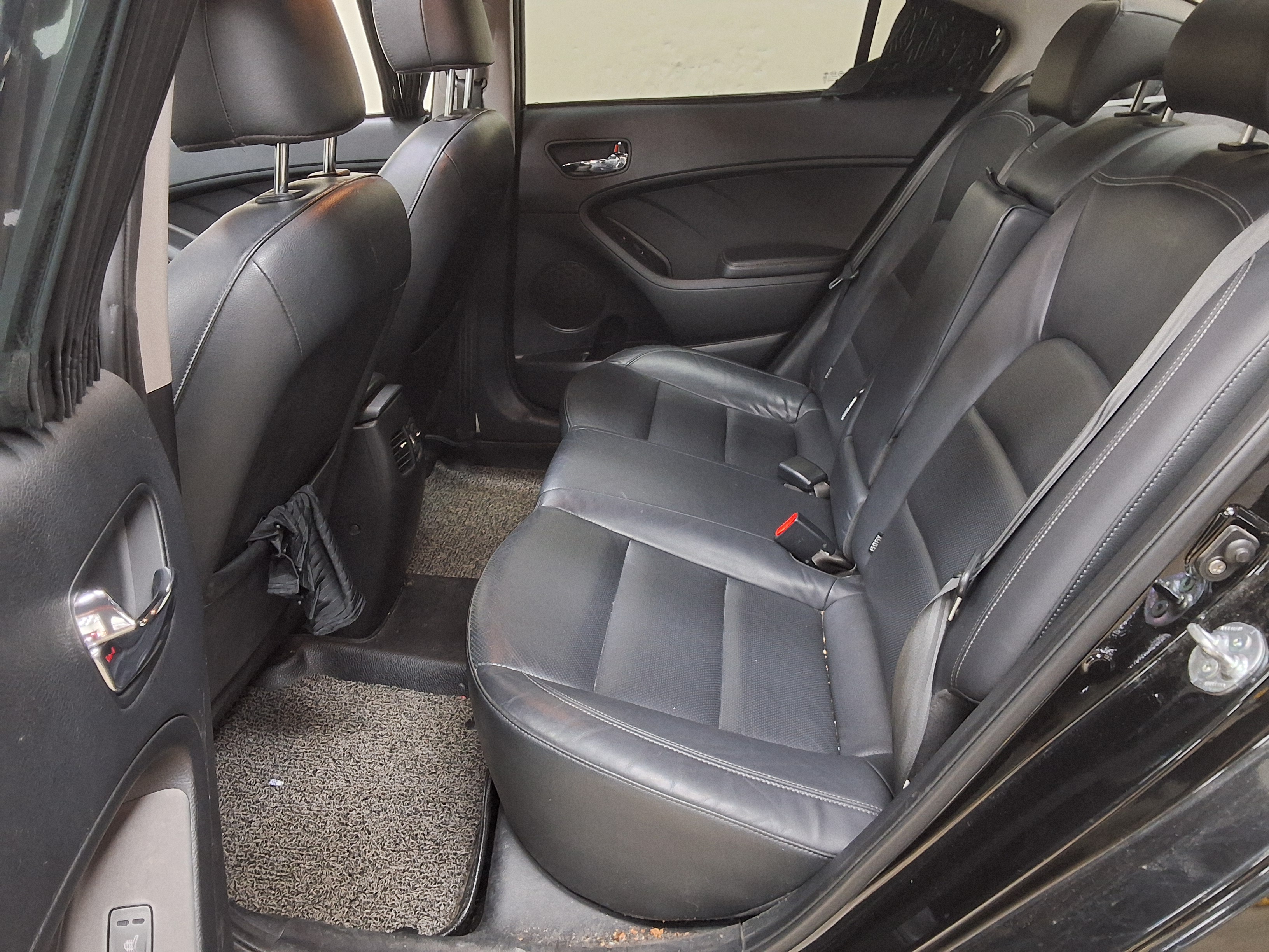 Kia K3 2013 - Image 11