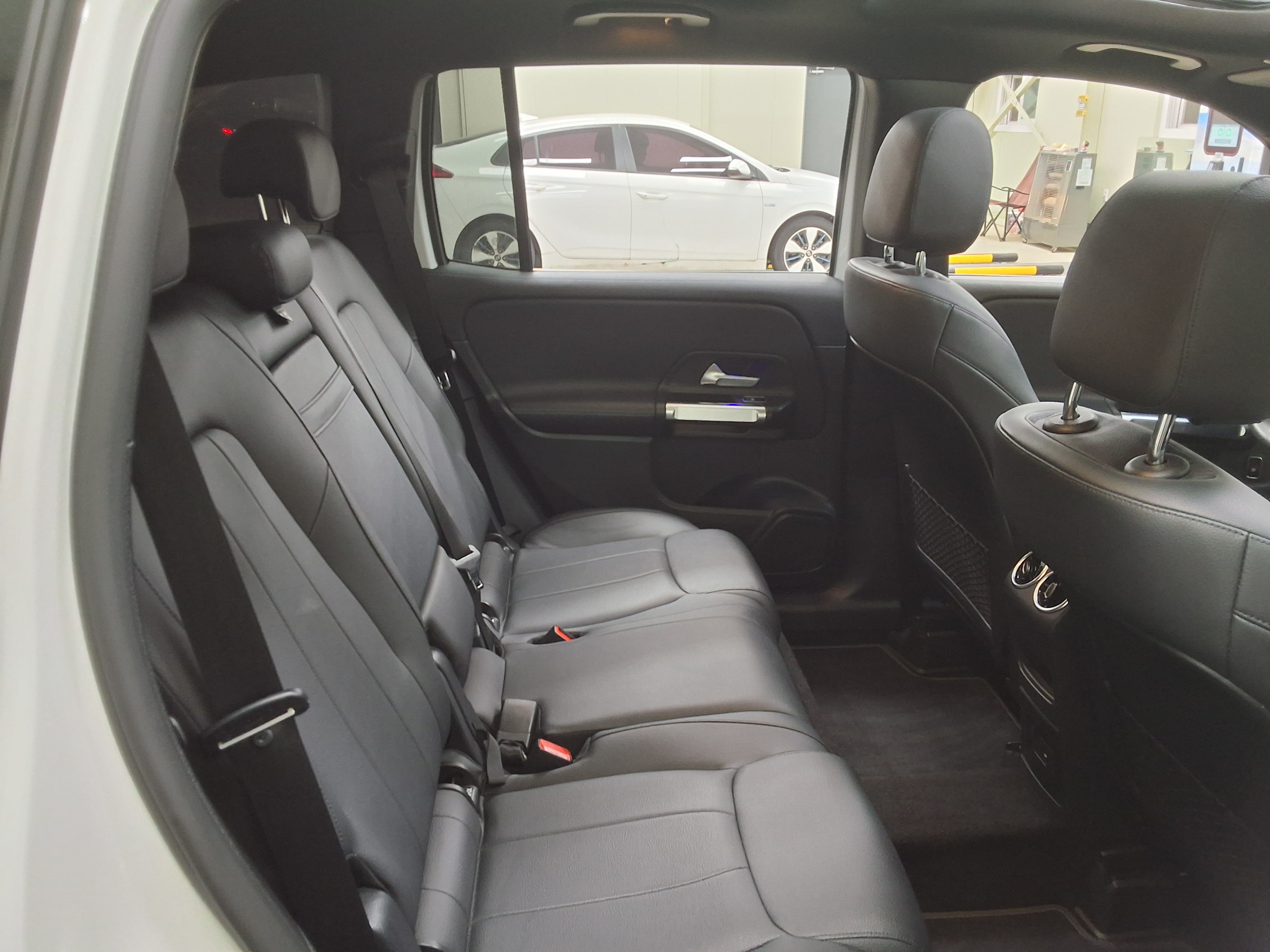 Mercedes-Benz GLB-Class - 12