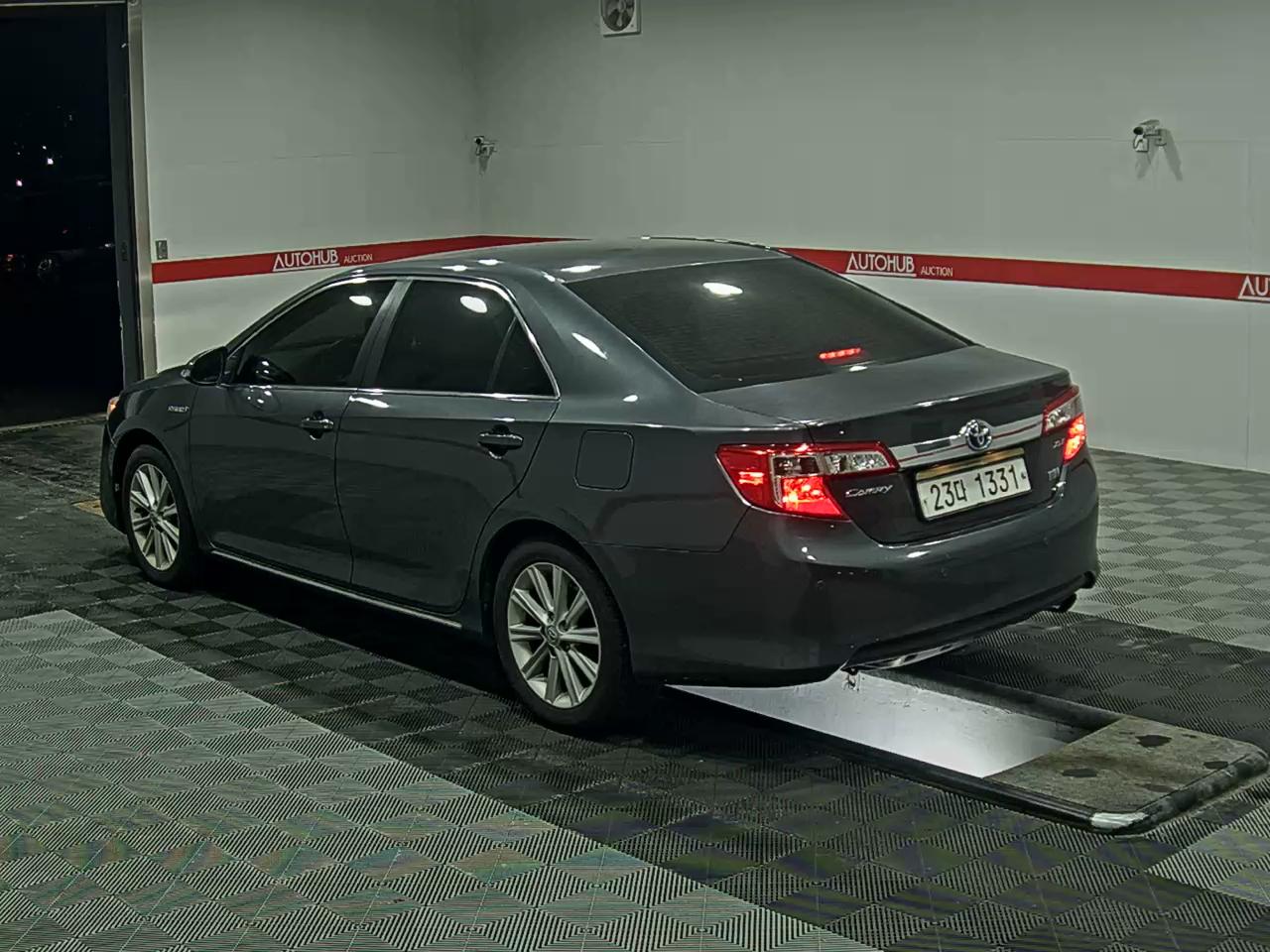 Toyota Camry - 5