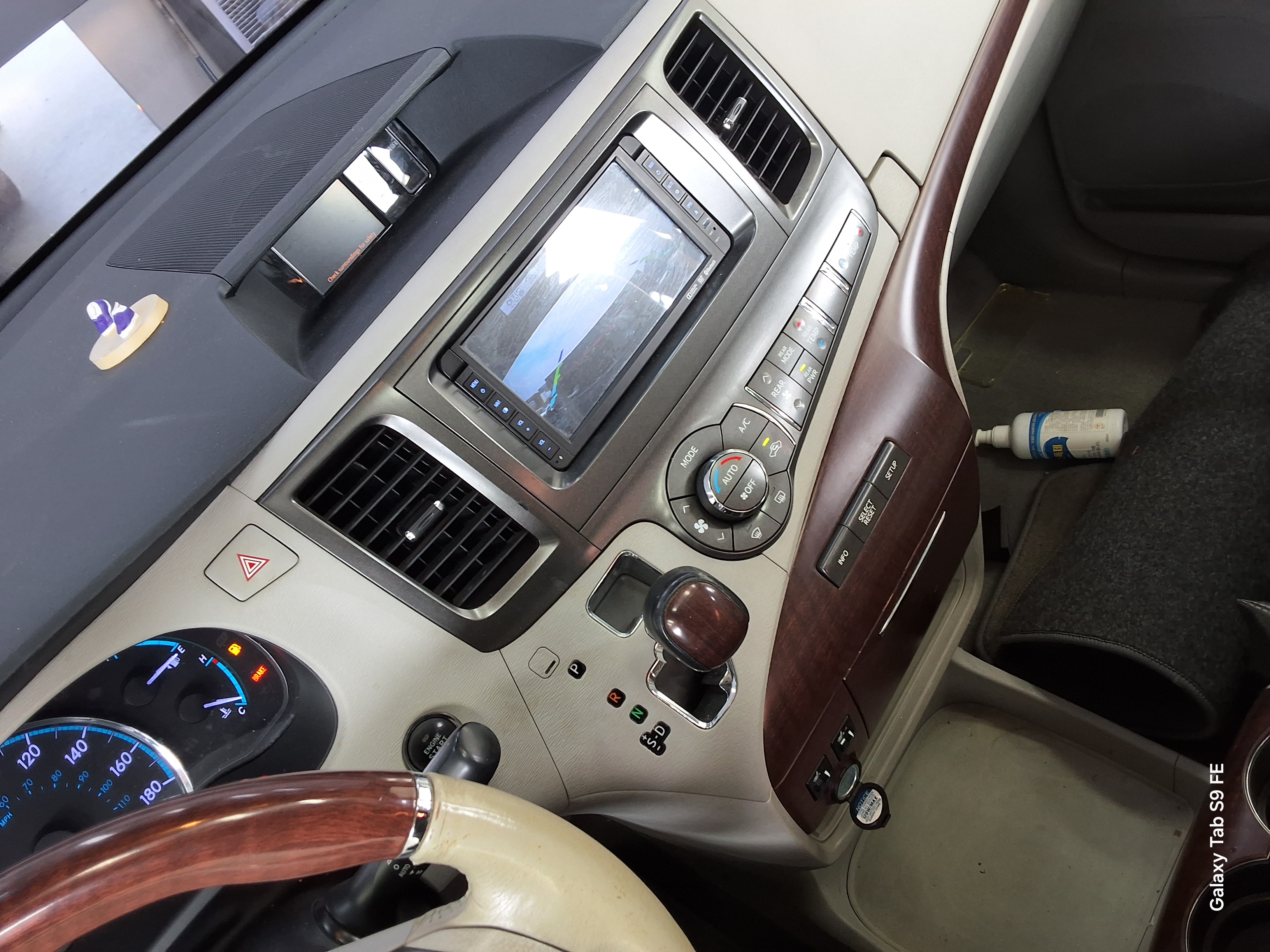 Toyota Sienna 2014 - Image 17