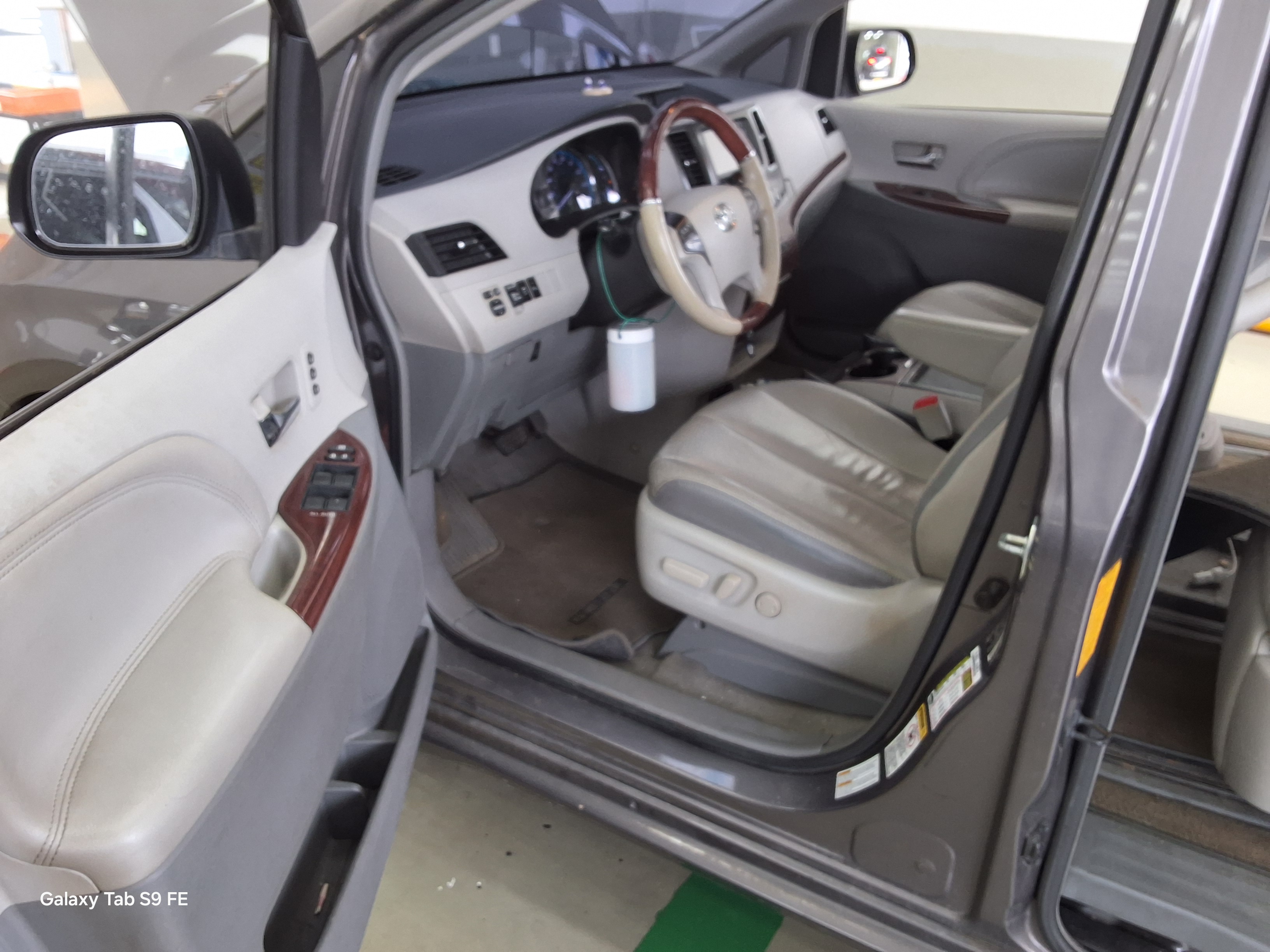 Toyota Sienna 2014 - Image 9