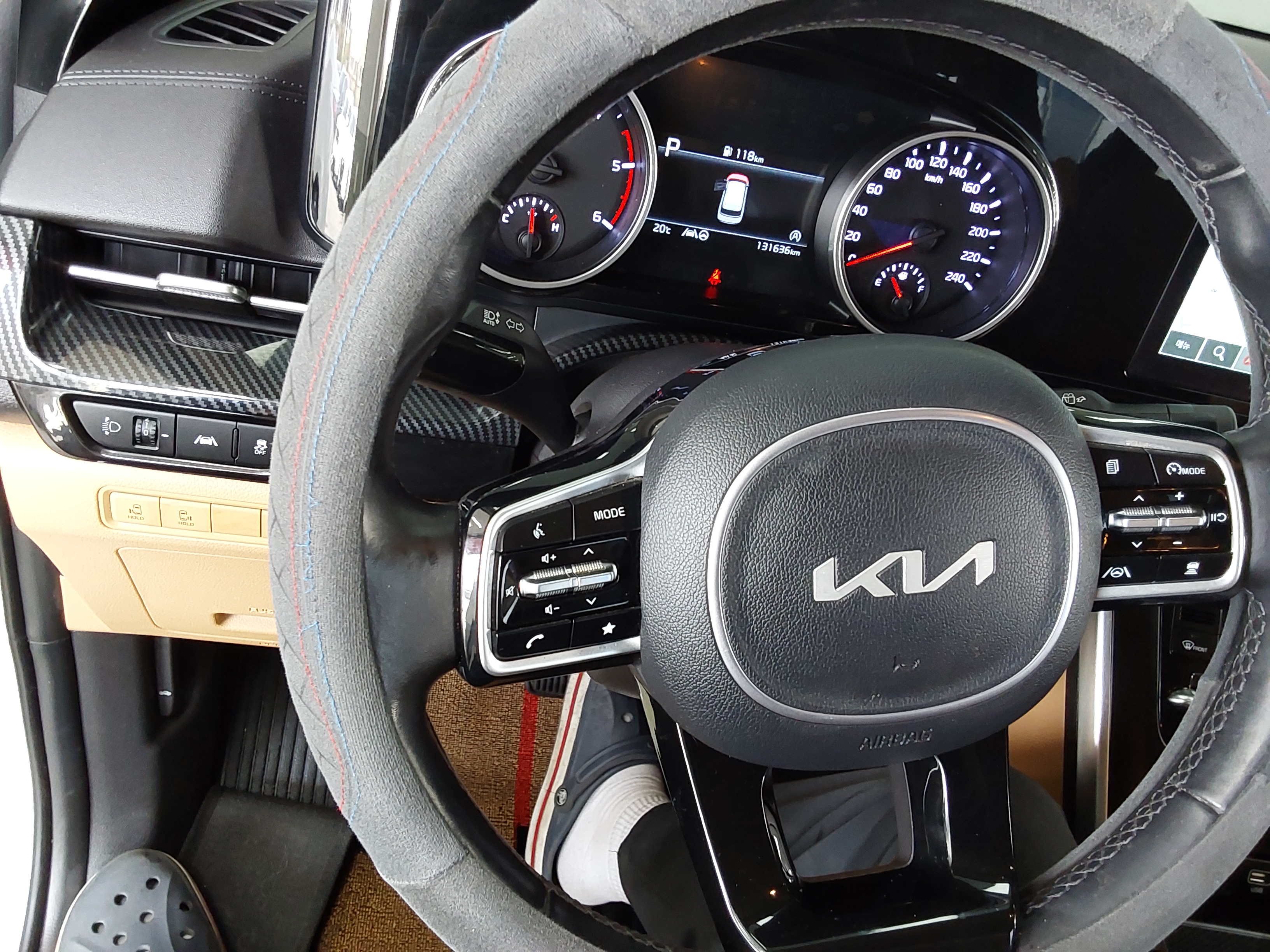 Kia SEDONA 2023 - Image 16