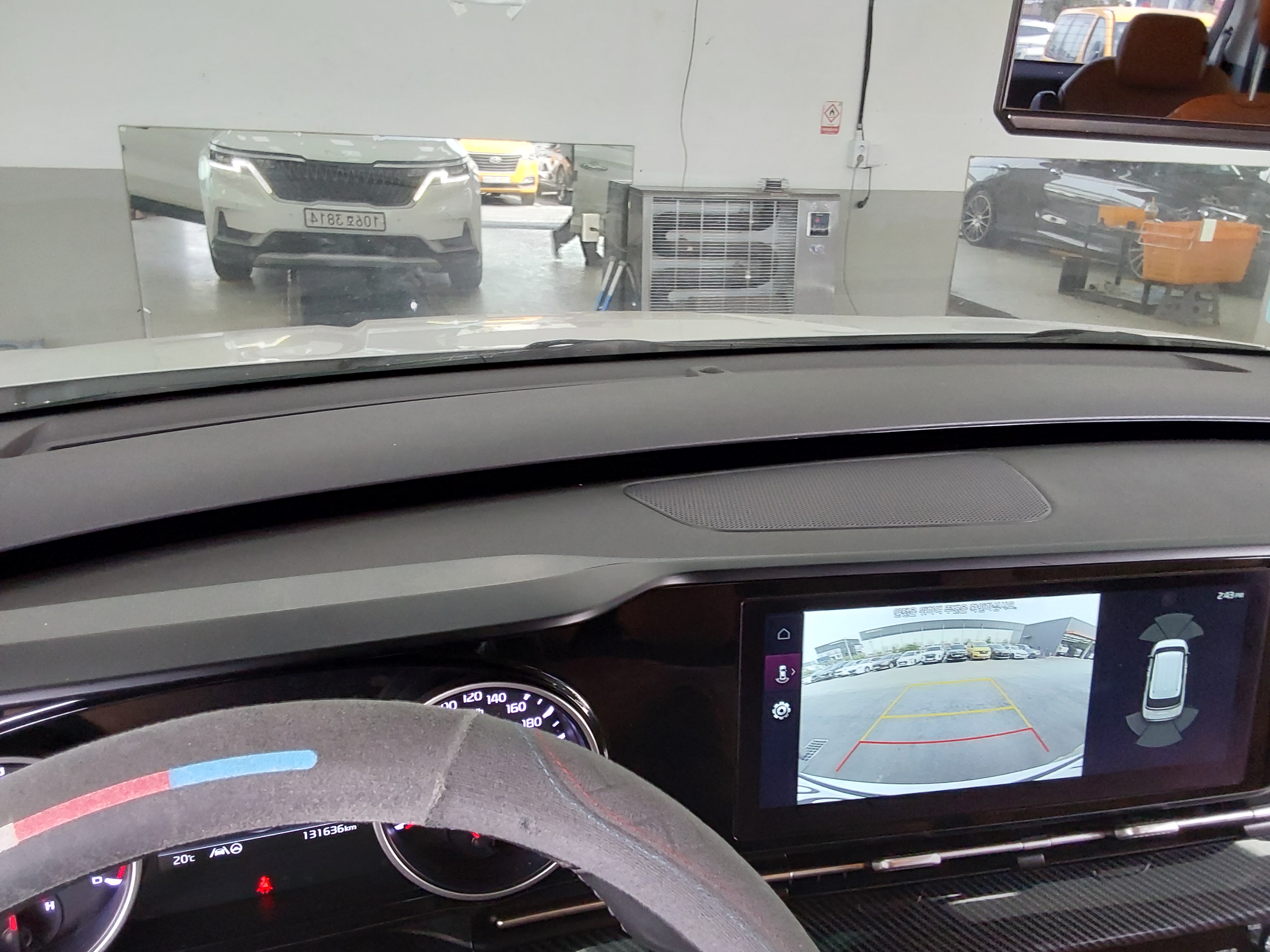 Kia SEDONA 2023 - Image 18