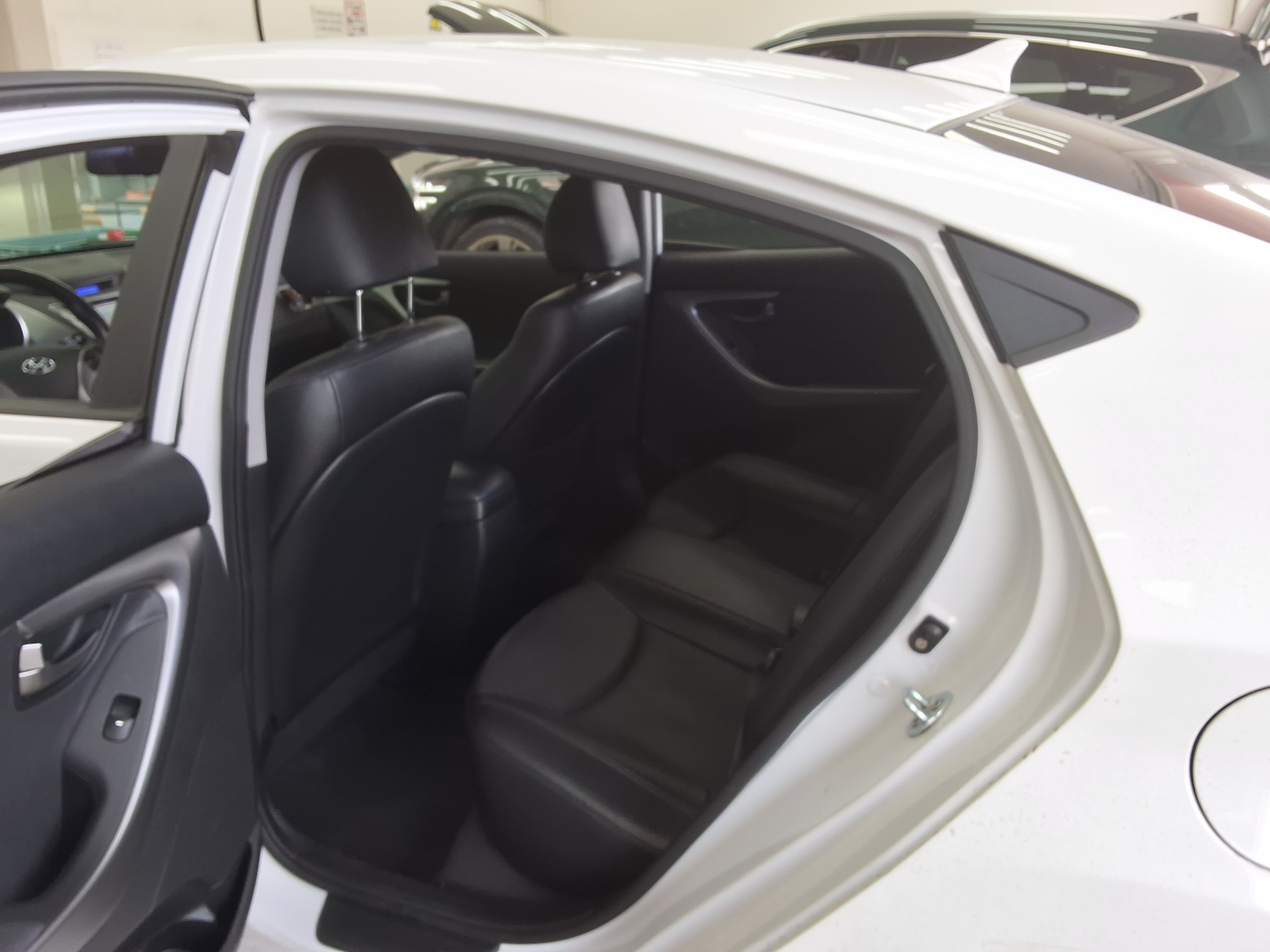 Hyundai Elantra 2013 - Image 11