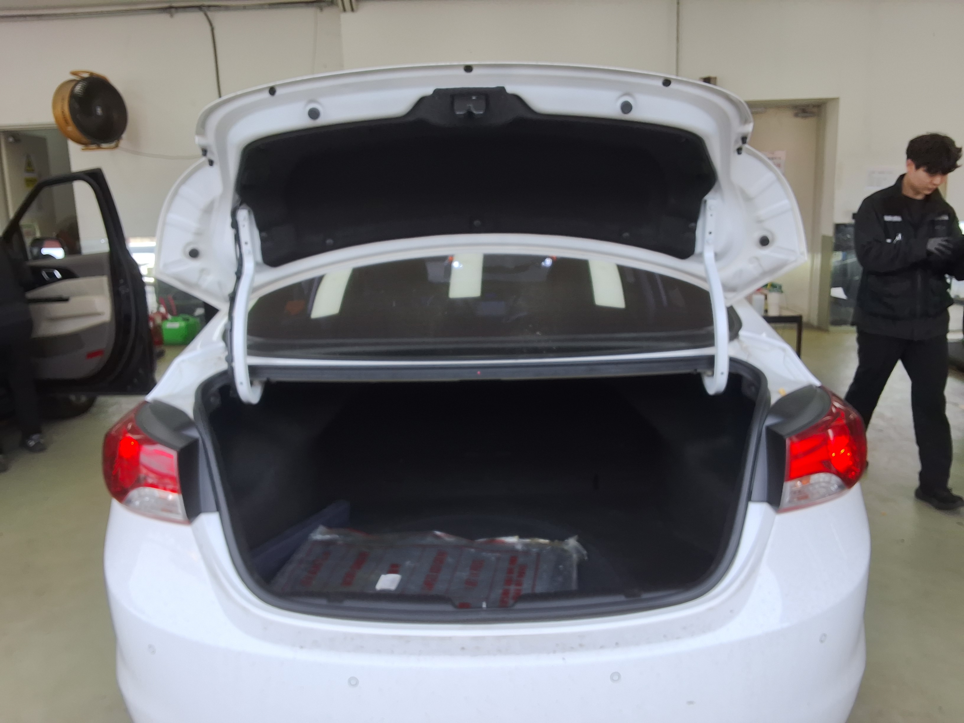 Hyundai Elantra 2013 - Image 14
