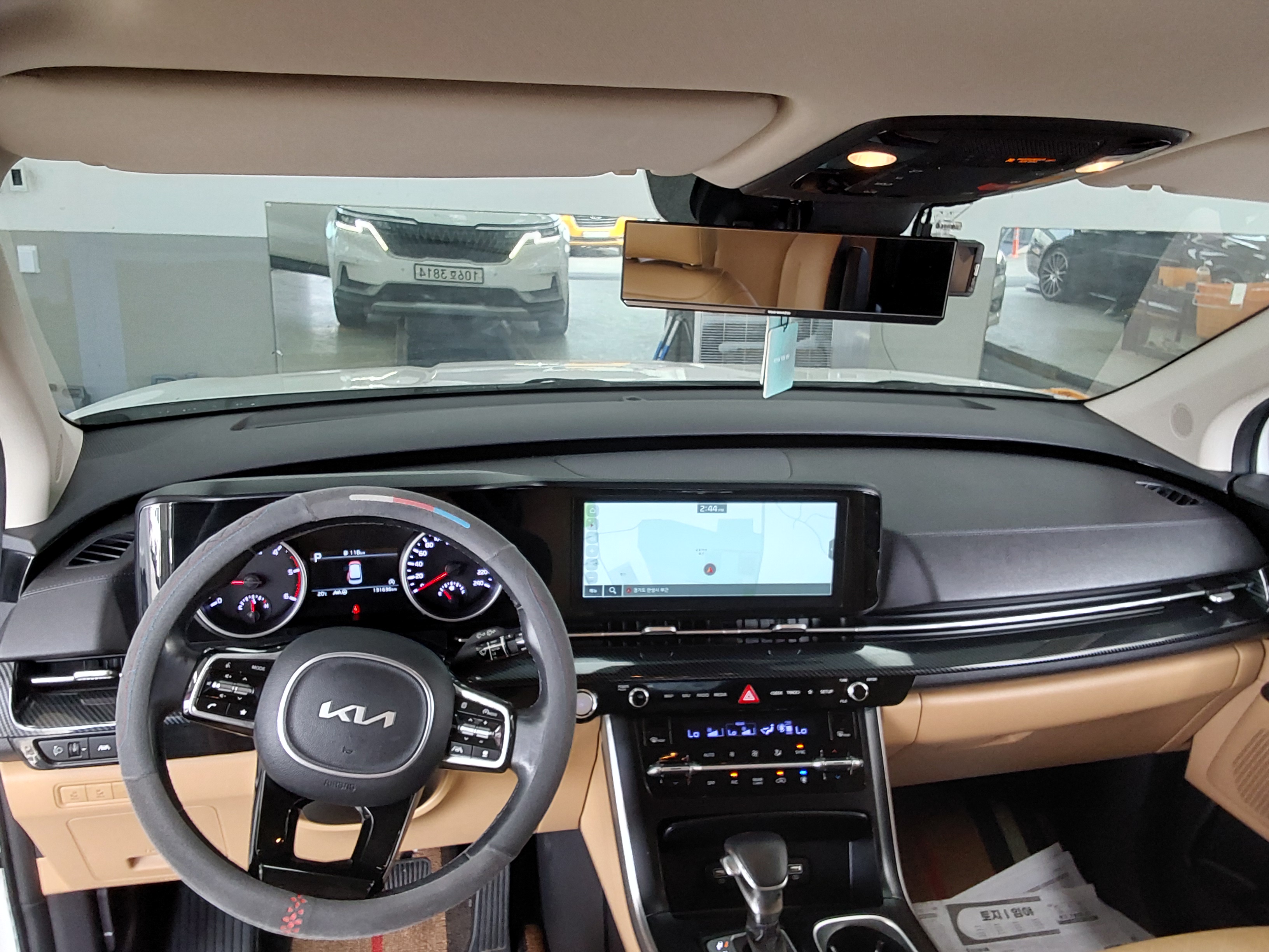 Kia SEDONA 2023 - Image 10