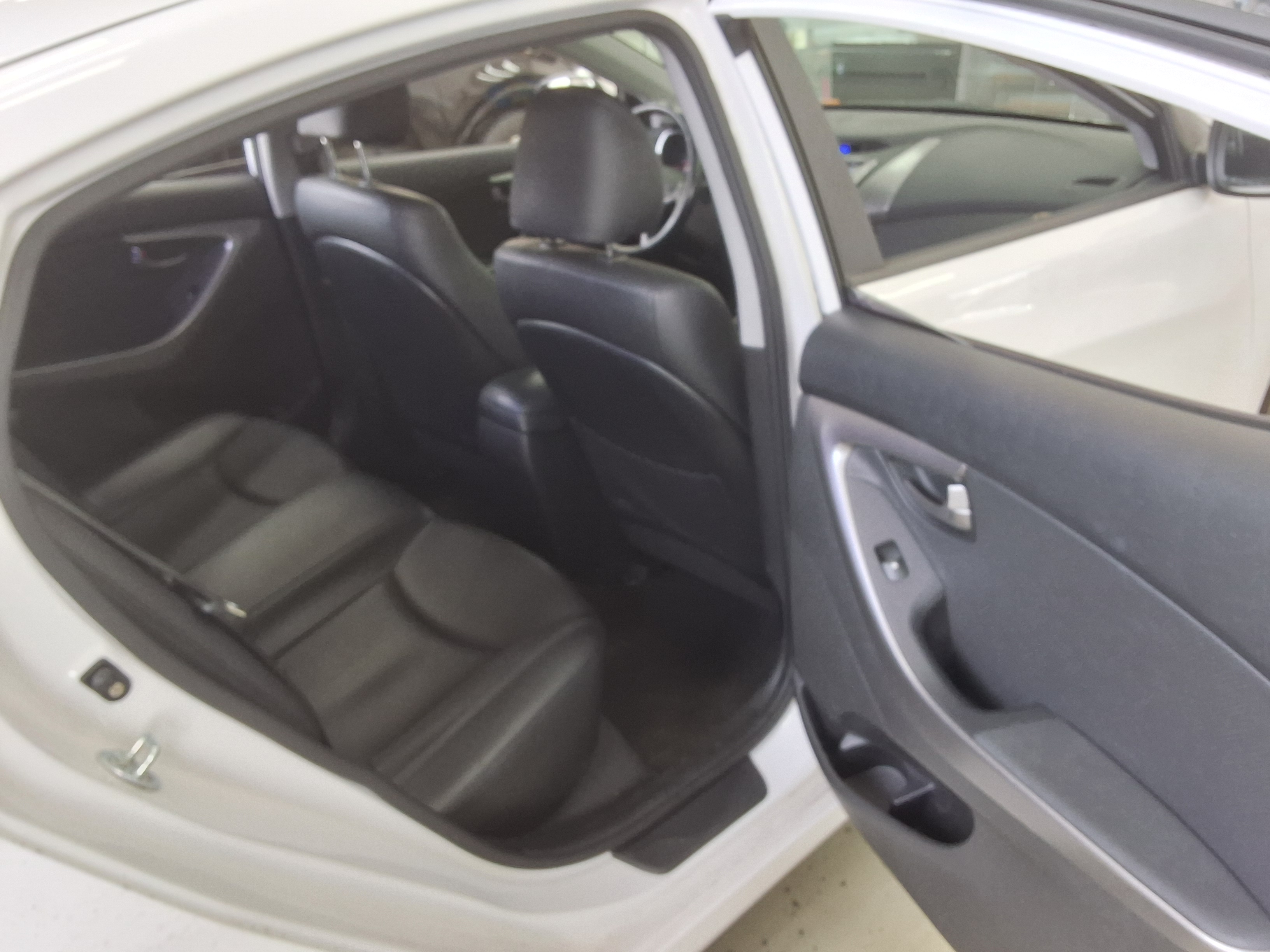Hyundai Elantra 2013 - Image 12
