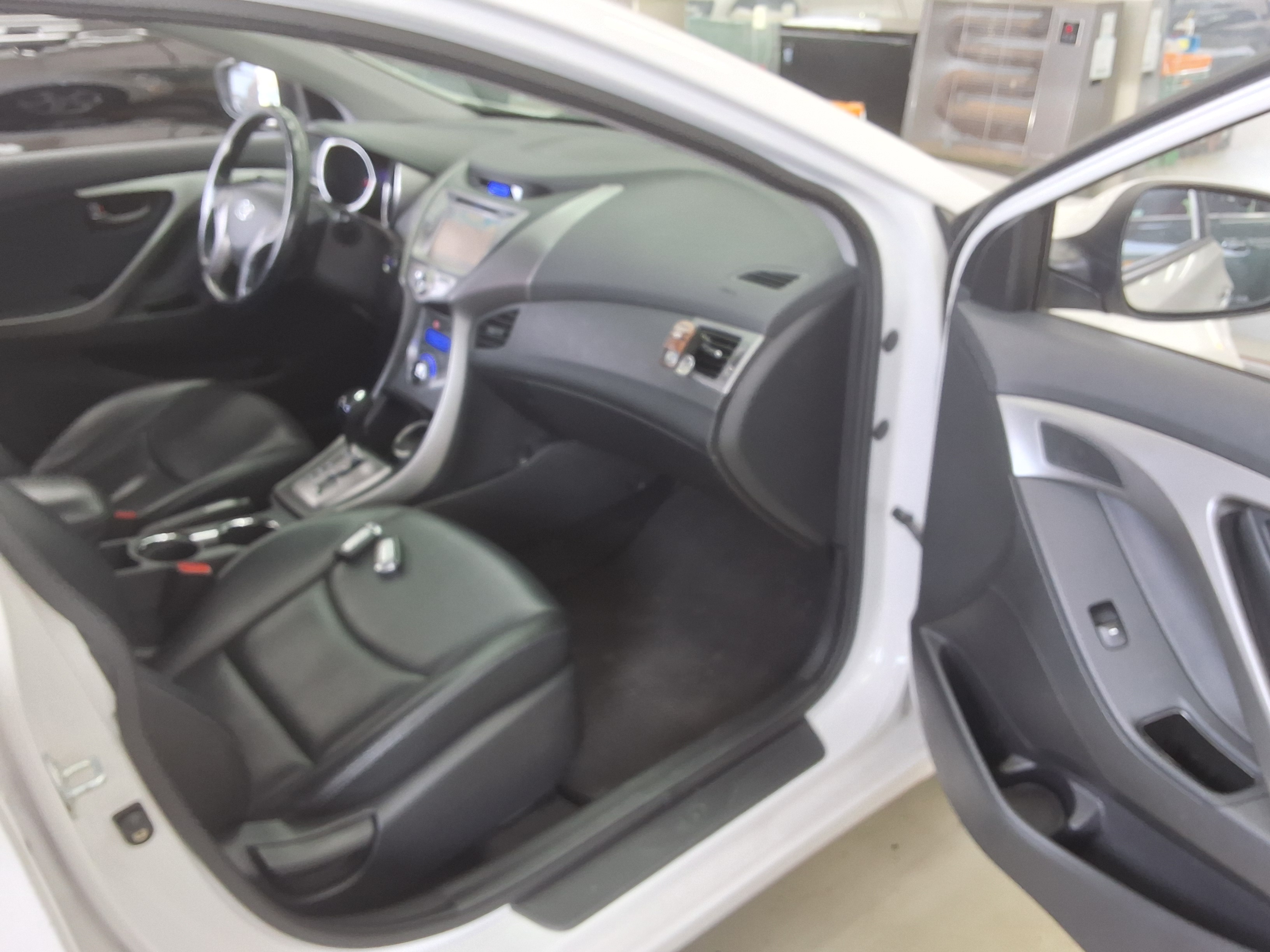 Hyundai Elantra 2013 - Image 13